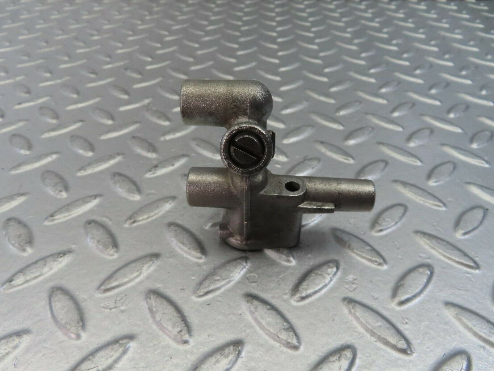 10789 Mercedes-Benz W123 230E Idle Control Valve 1020940512
