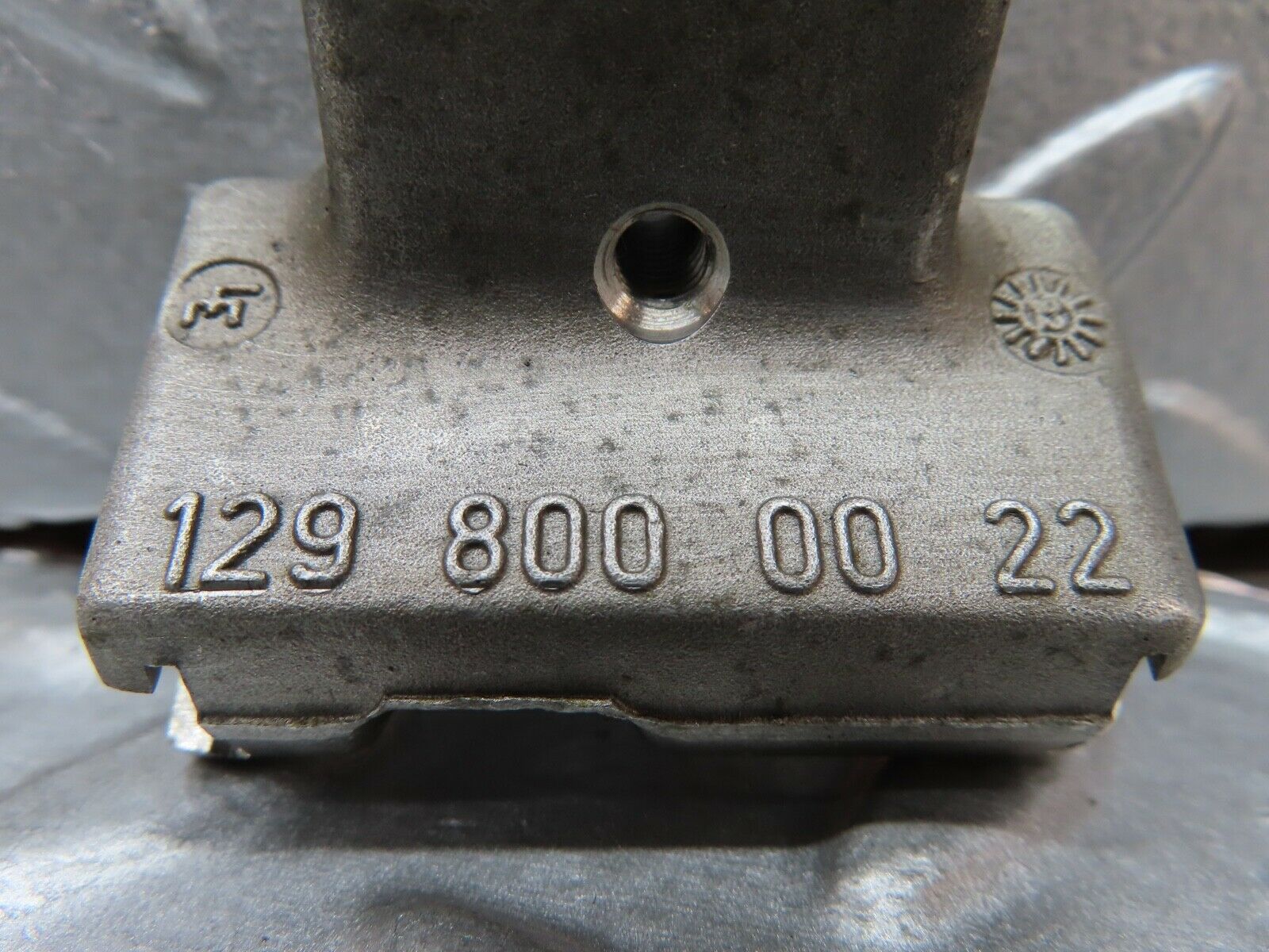 19951 Mercedes-Benz R129 300SL Coupe Soft Top Hydraulic Distributor 1298000022