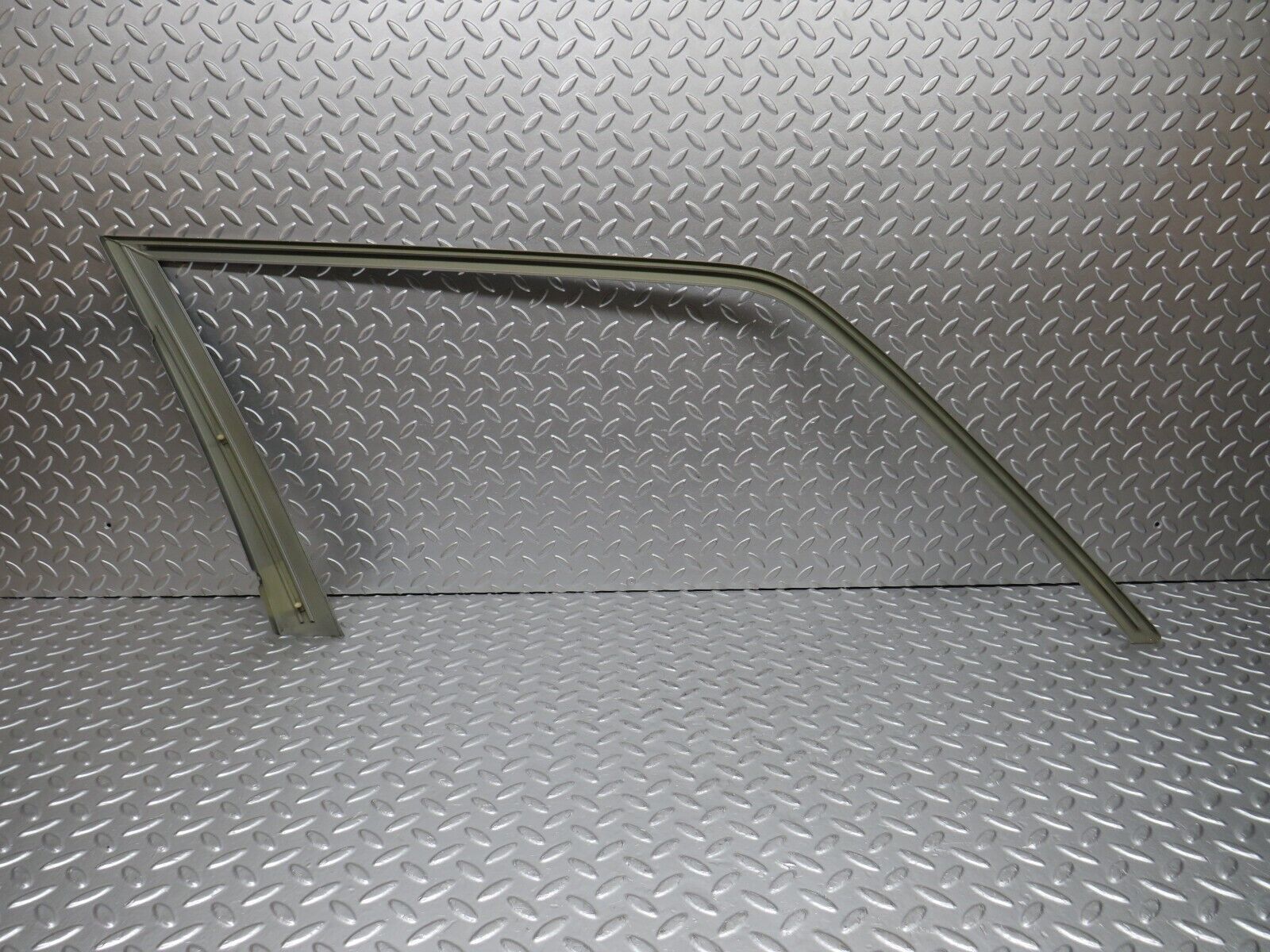 32312 Mercedes-Benz S124 300TE Wagon Front Left Door Exterior Frame Trim