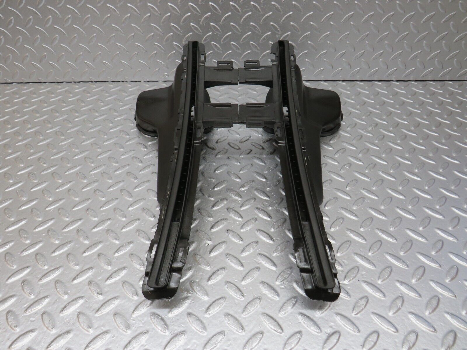 32434 Mercedes-Benz S124 300TE Wagon Air Duct Vent Pair