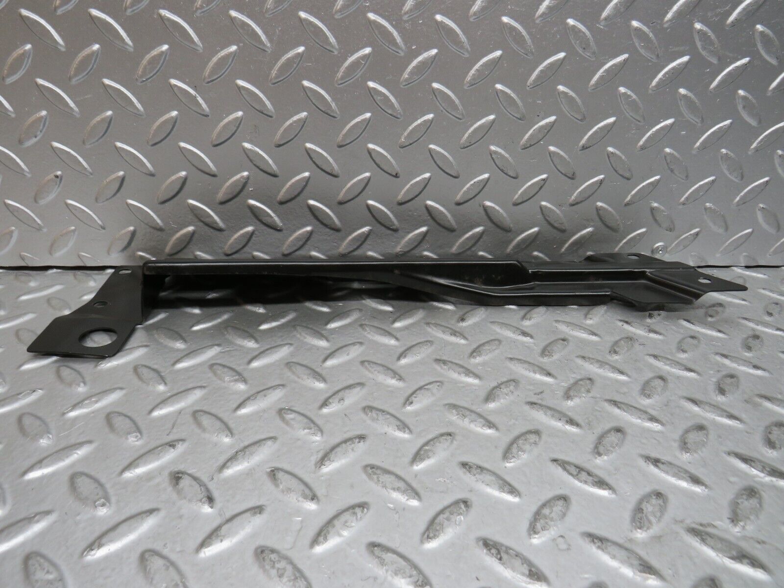 29165 Mercedes-Benz C124 320CE Coupe Rear Window Channel Support Left Side