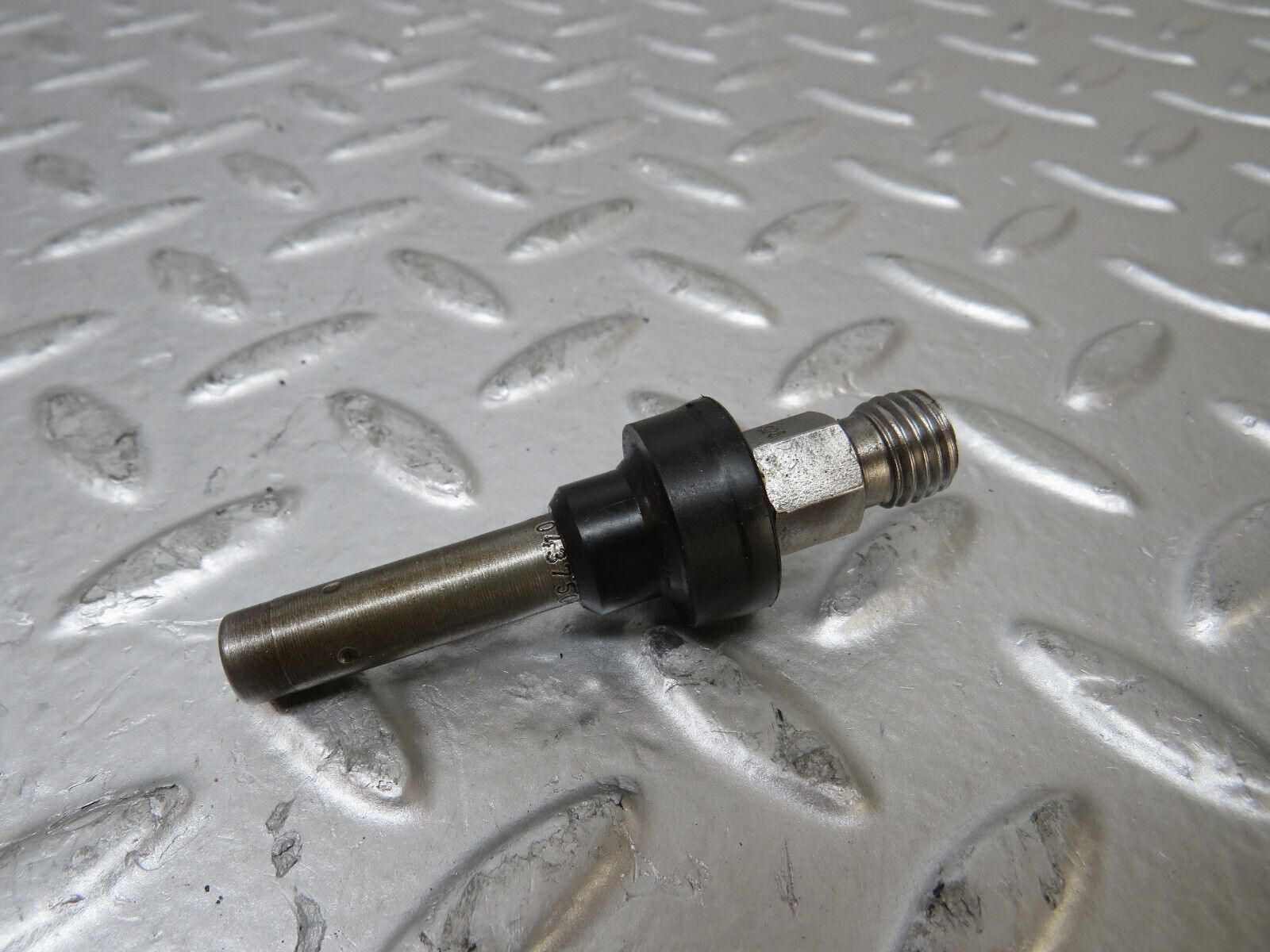 26251 Mercedes-Benz W116 450SE Fuel Injector Bosch 0437502010