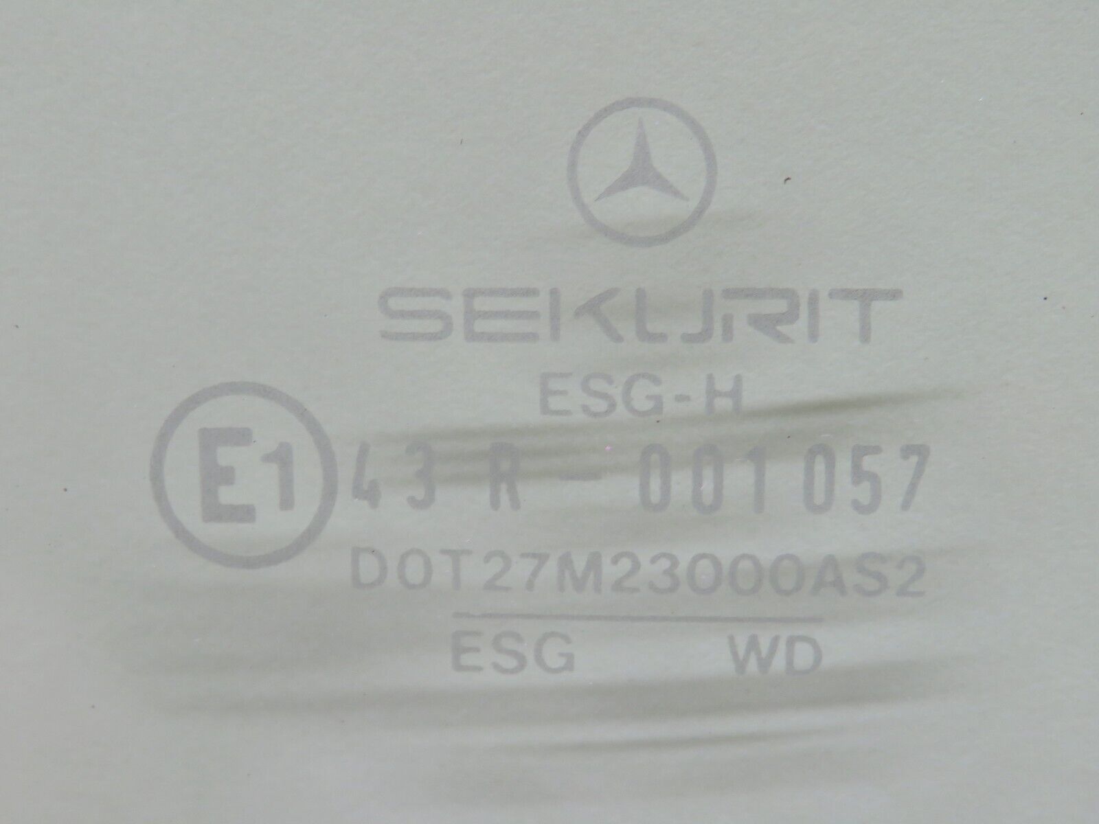 33993 Mercedes-Benz W124 260E Rear Left Door Window Glass