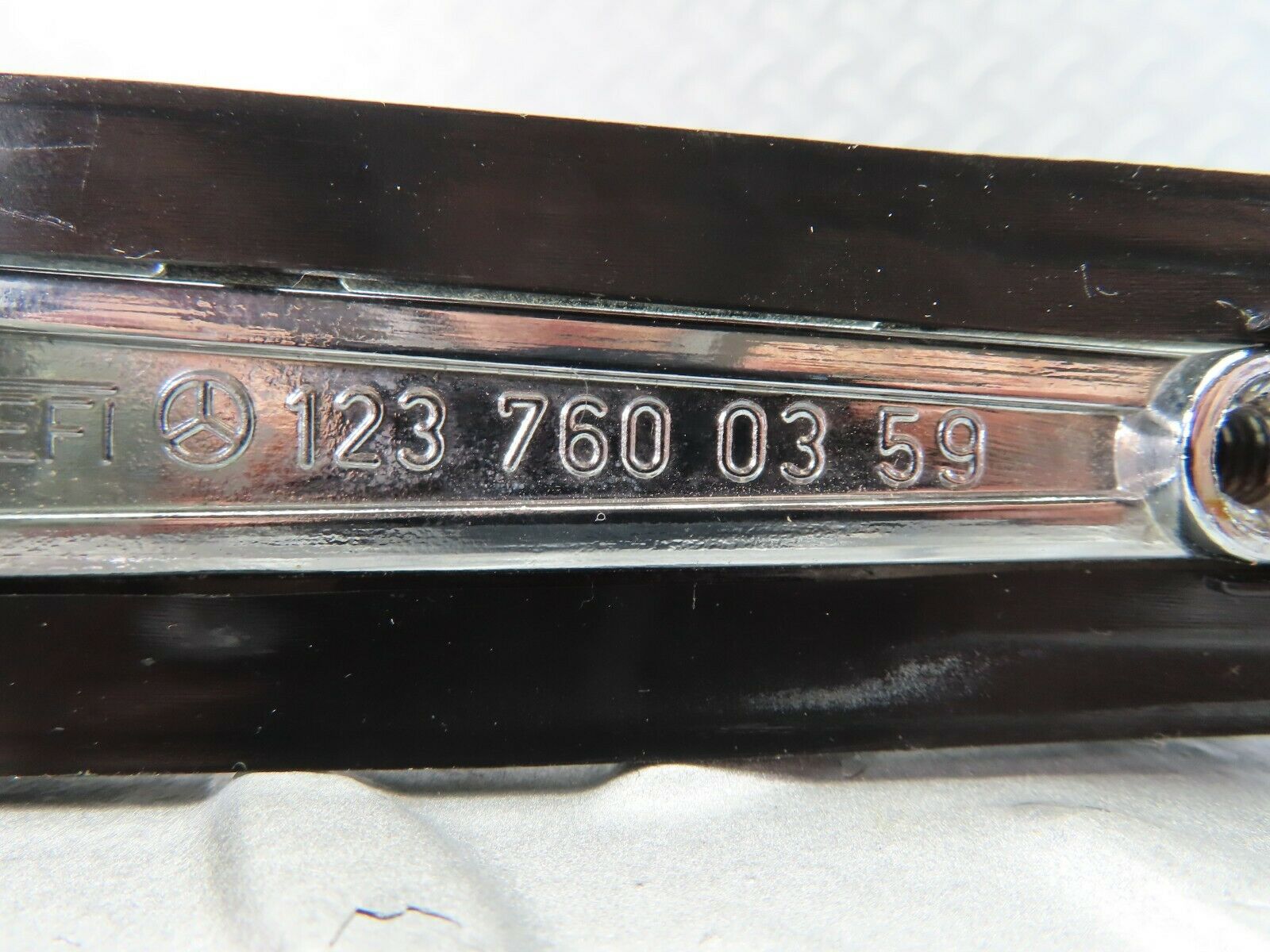 7698 Mercedes-Benz S123 230TE Wagon Exterior Chrome Door Handle 1237600359