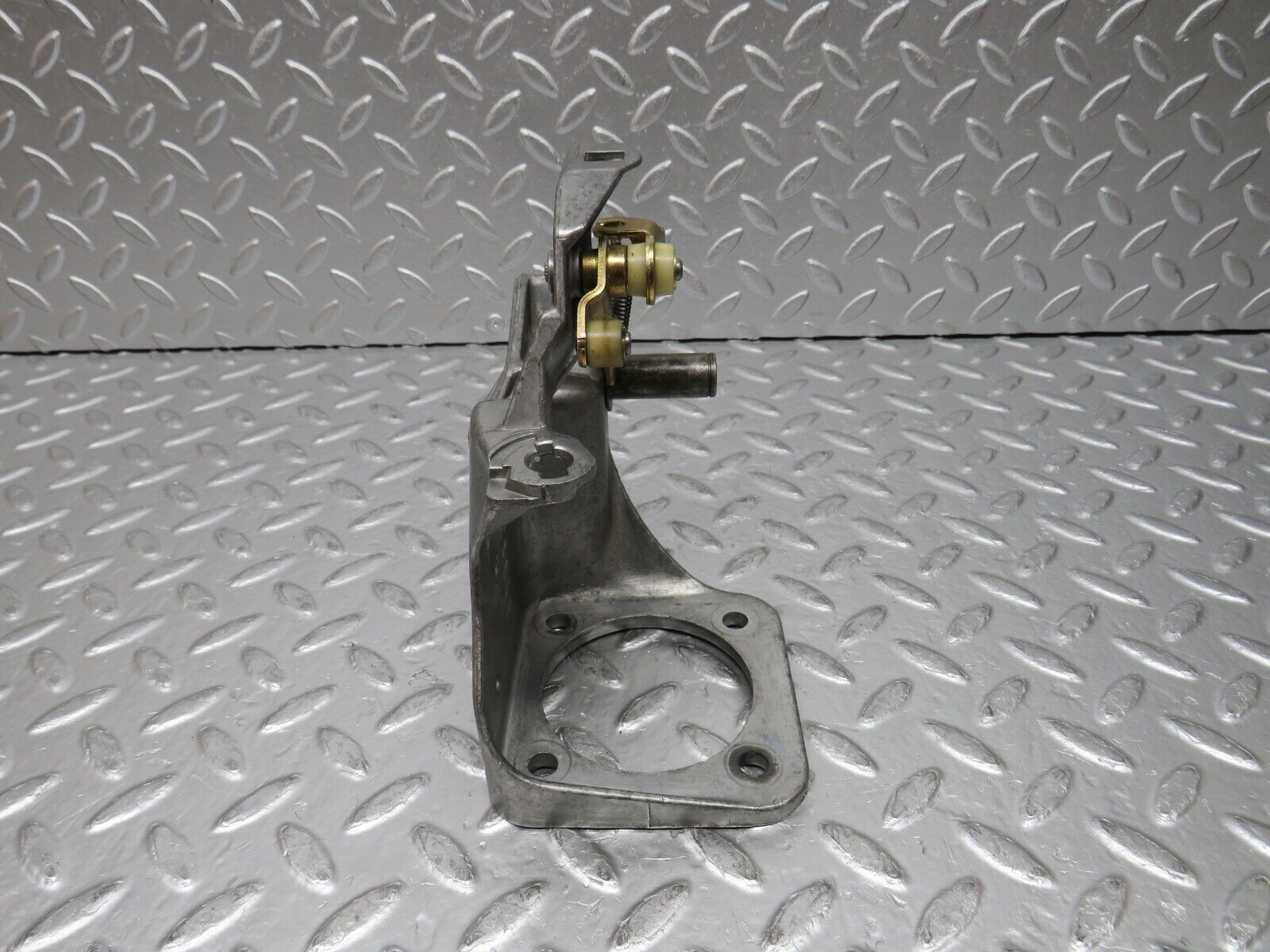 31701 Mercedes-Benz W201 190LE 1.8L Brake Pedal Bracket 1242900919