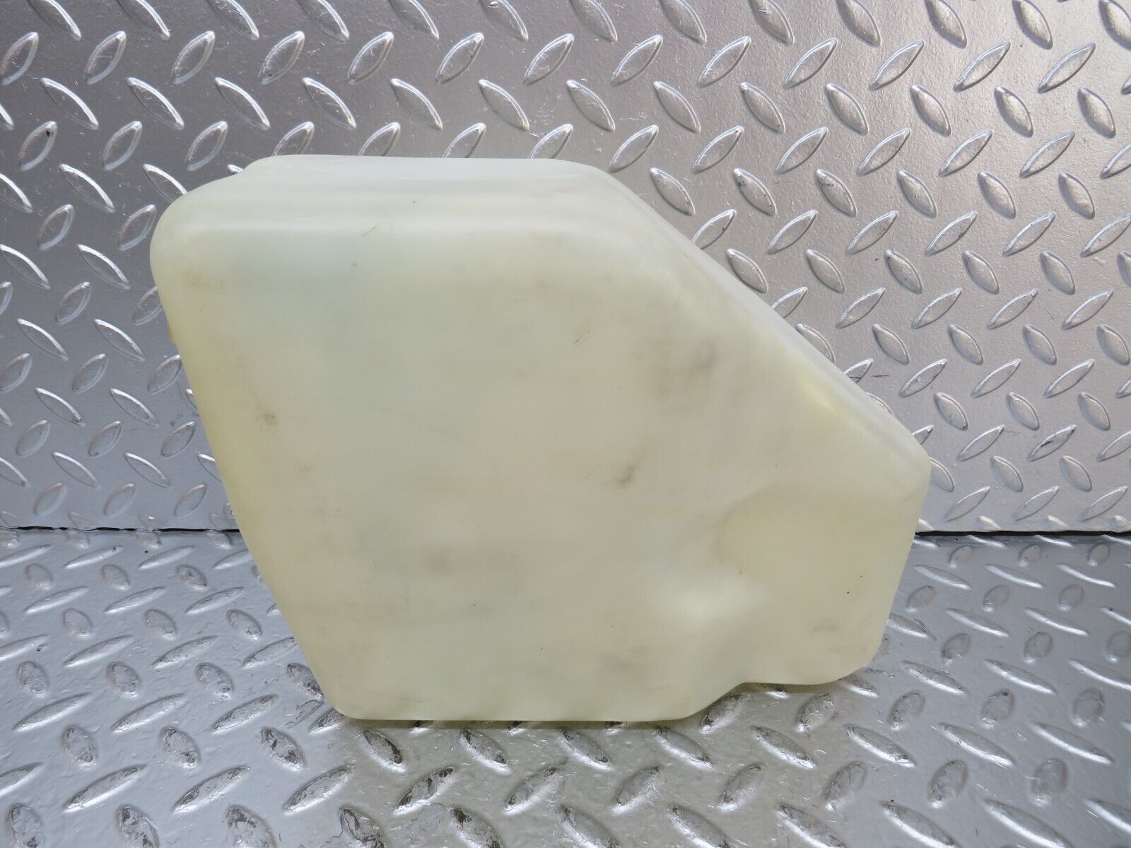 26112 Mercedes-Benz W116 450SE Windscreen Washer Fluid Reservoir Tank