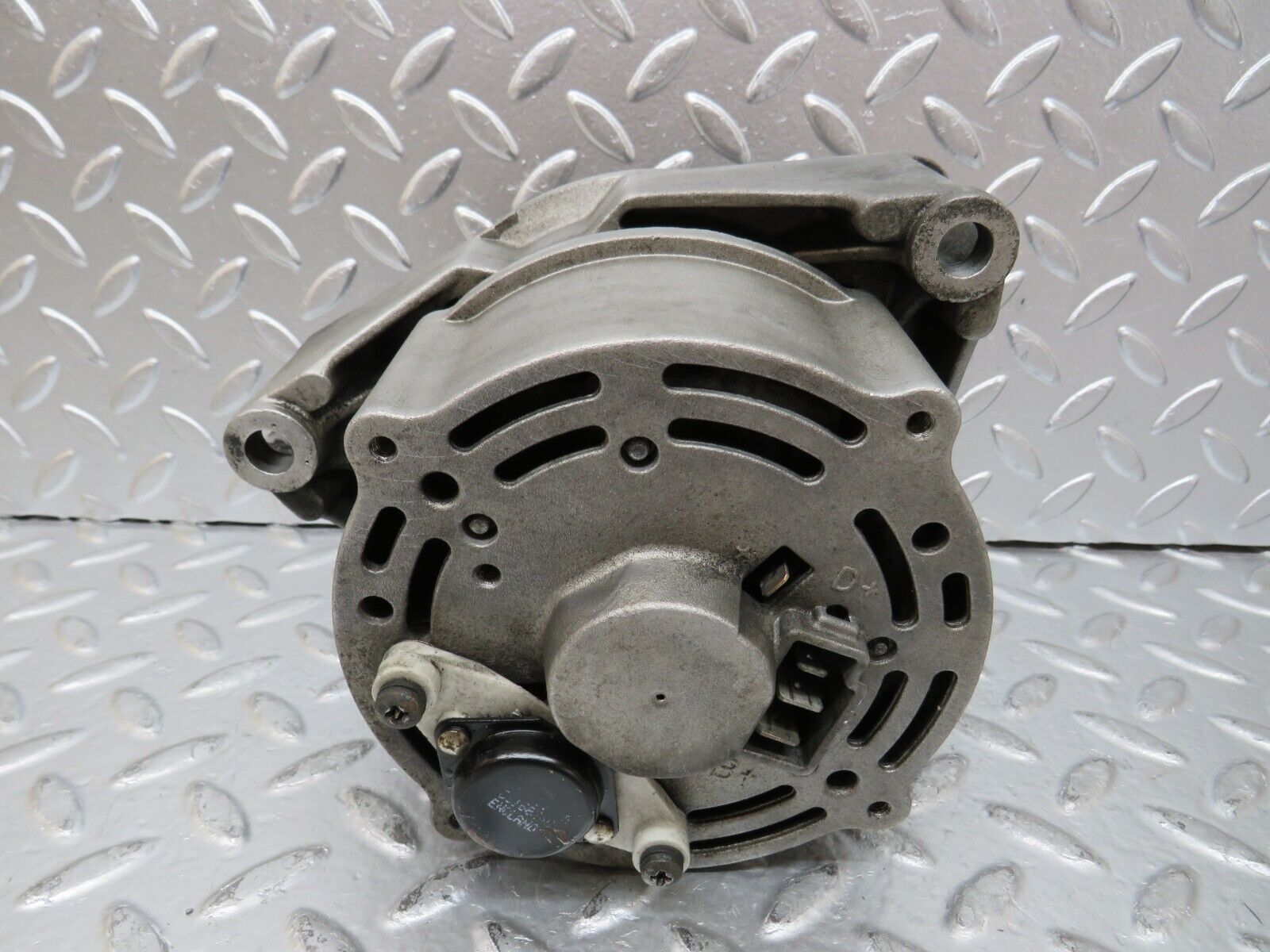 25367 Mercedes-Benz W201 190D Alternator Generator