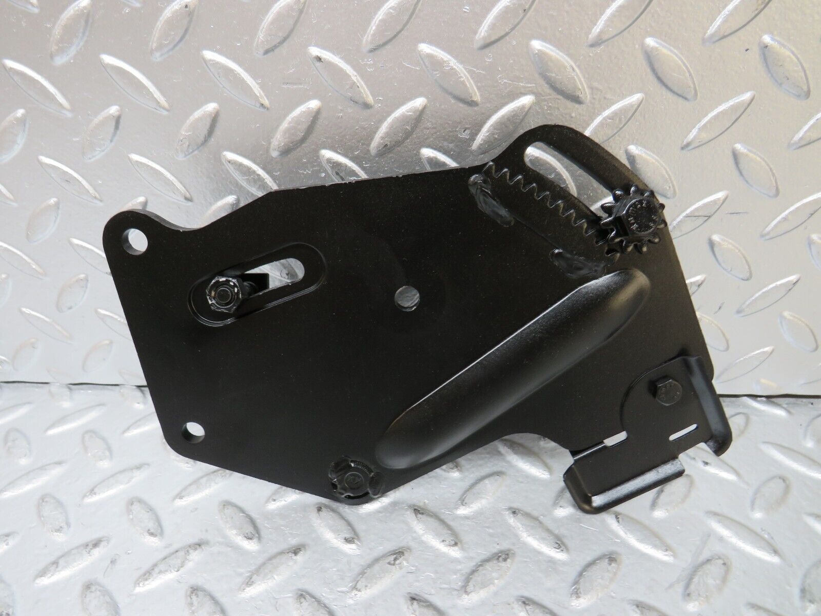 26239 Mercedes-Benz W116 450SE Power Steering Pump Bracket
