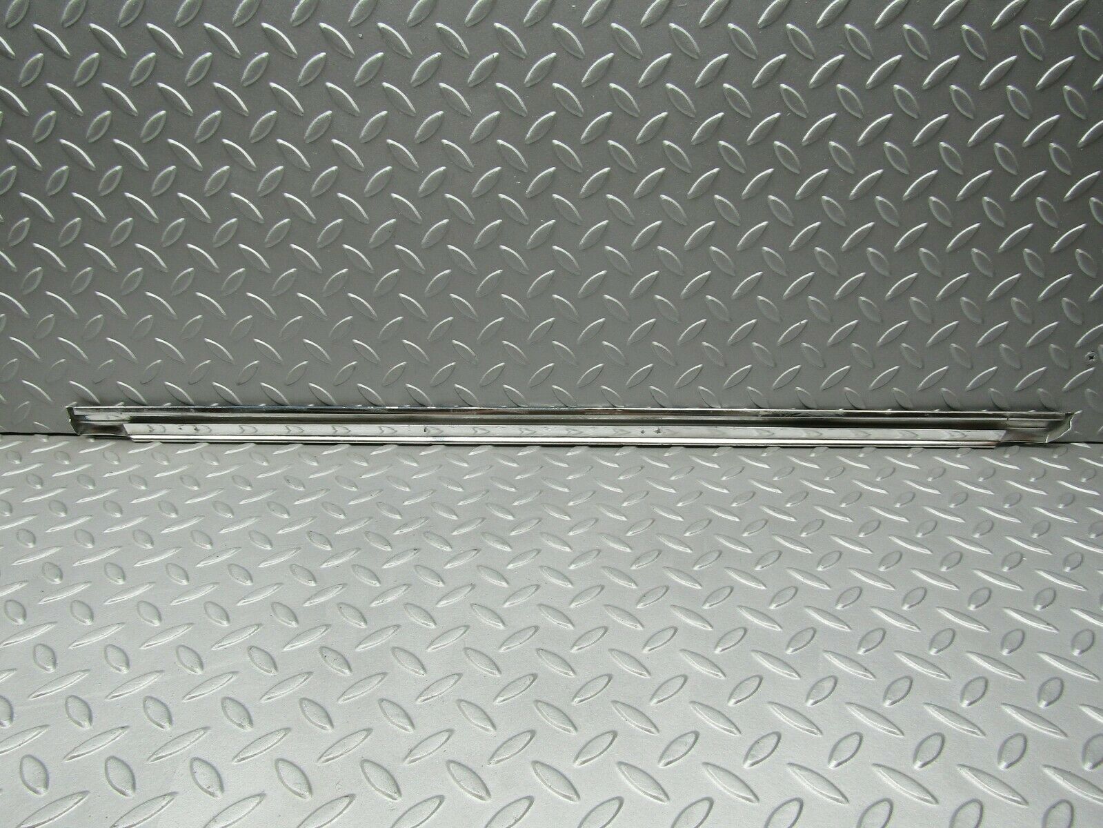 3317 Mercedes-Benz W108 280SE Front Left Door Chrome Moulding Trim
