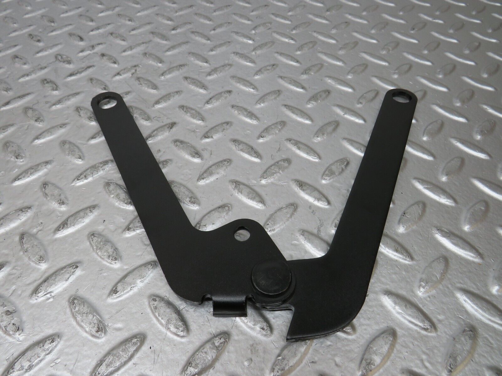 26282 Mercedes-Benz W116 450SE Bonnet Hinge Right Side
