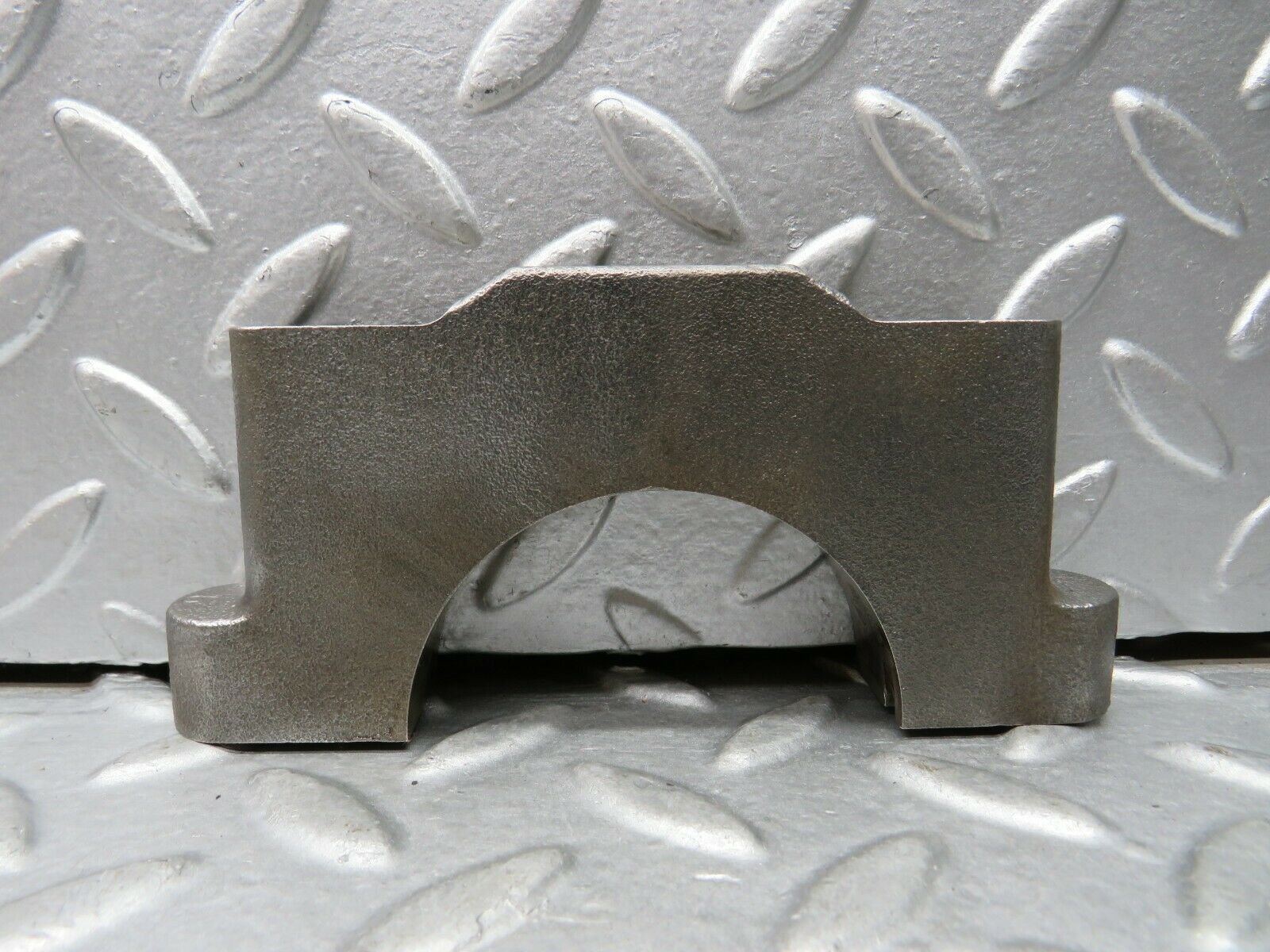 22117 Mercedes-Benz S123 280TE Crankshaft Bearing Holder Block 1080110211