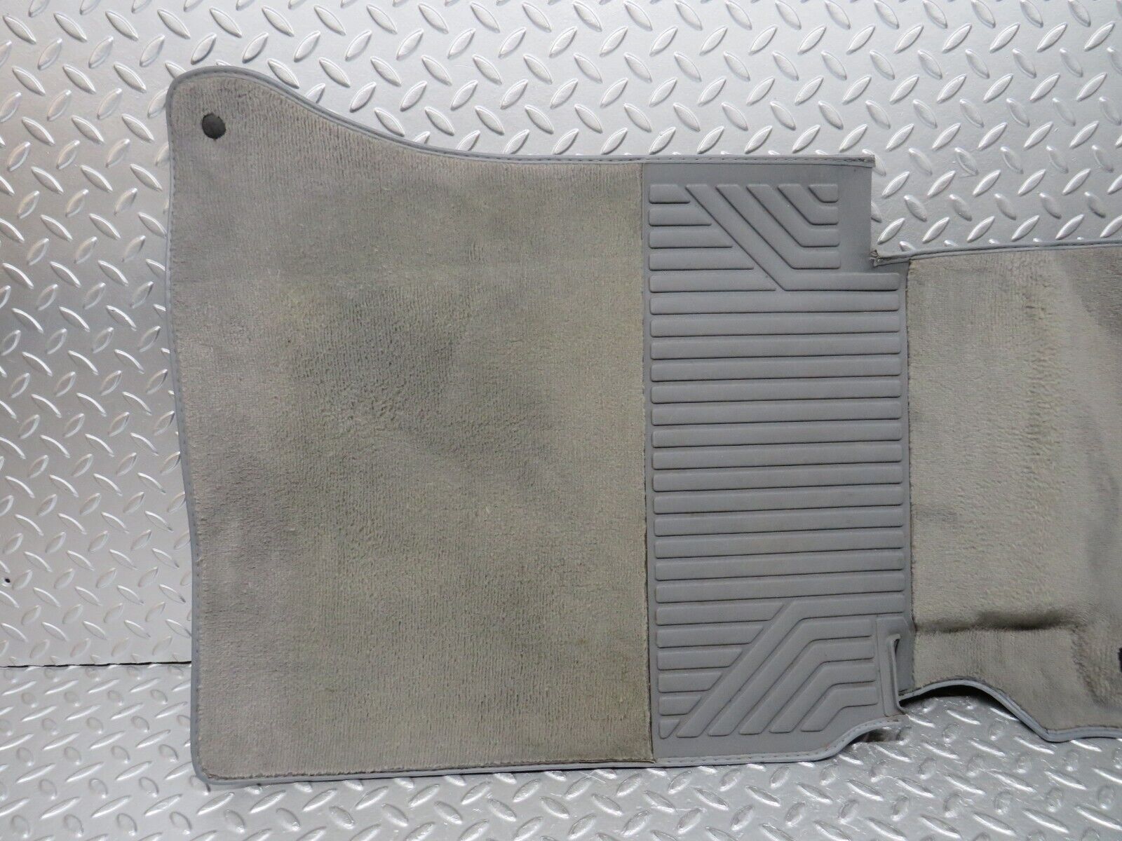 31411 Mercedes-Benz S124 220TE Wagon Front Right Floor Mat