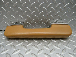 W123 Wagon front right door handle palomino used OEM