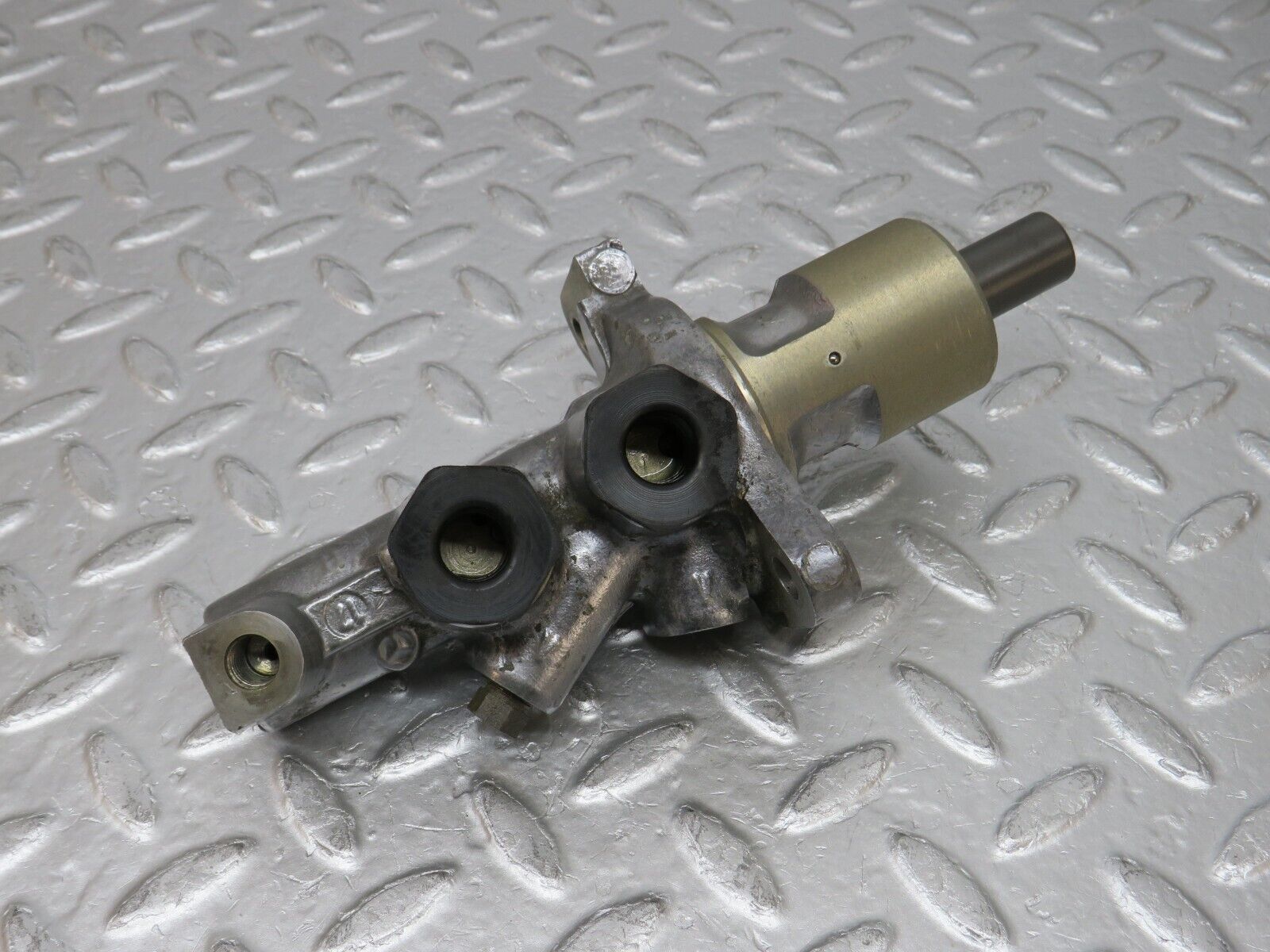32424 Mercedes-Benz S124 300TE Wagon Brake Master Cylinder Ate
