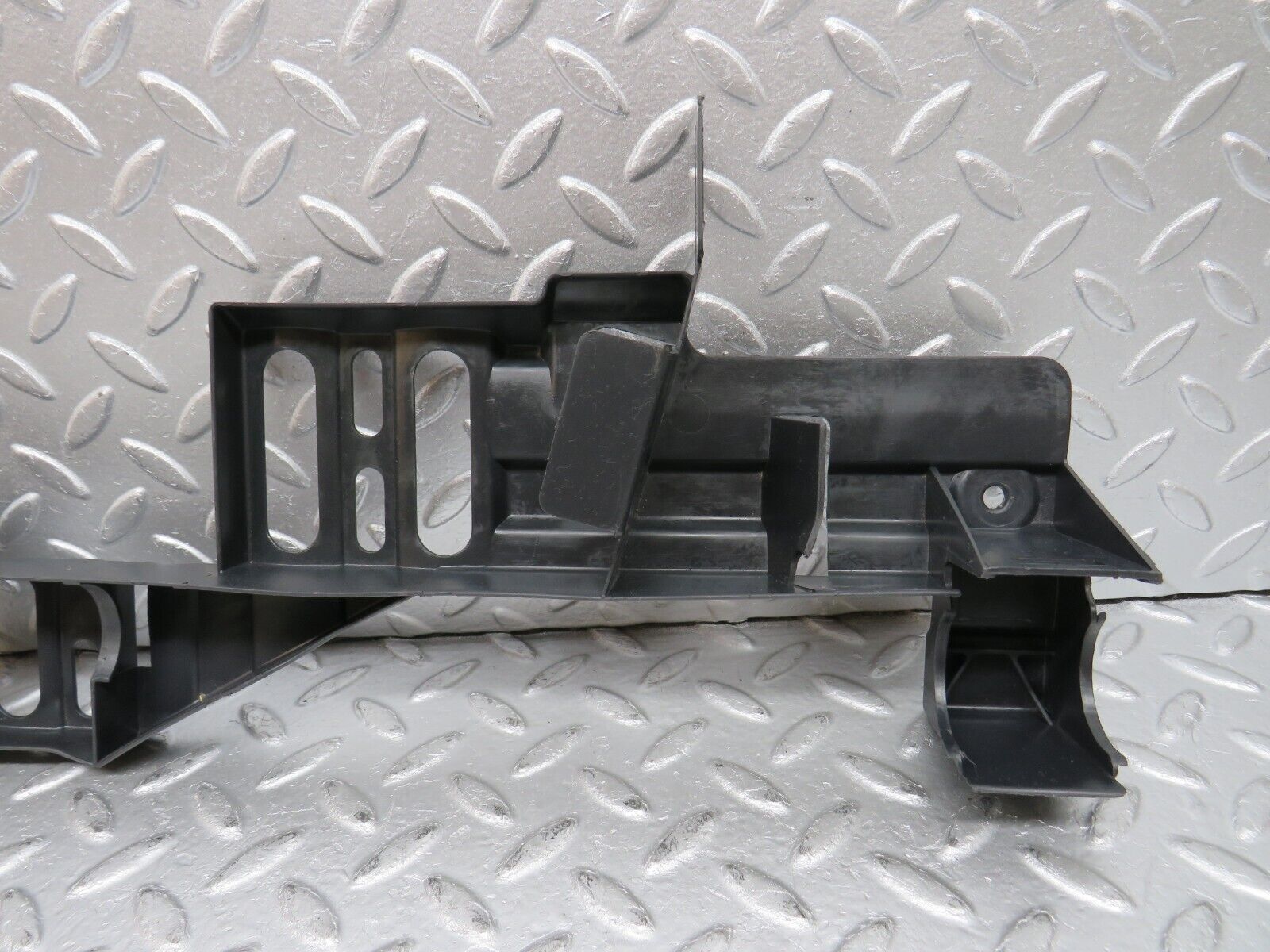 33240 Mercedes-Benz W202 C180 Car Jack Holder Cover 2028990414
