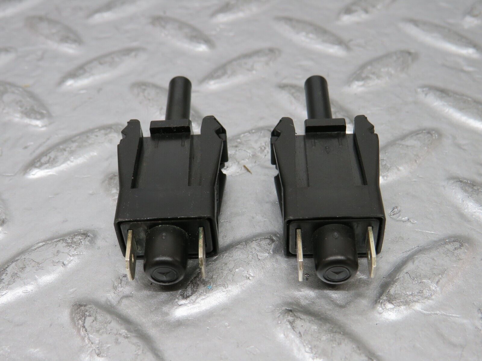 26719 Mercedes-Benz C124 220CE Coupe Door Contact Switch Pair 0015458714