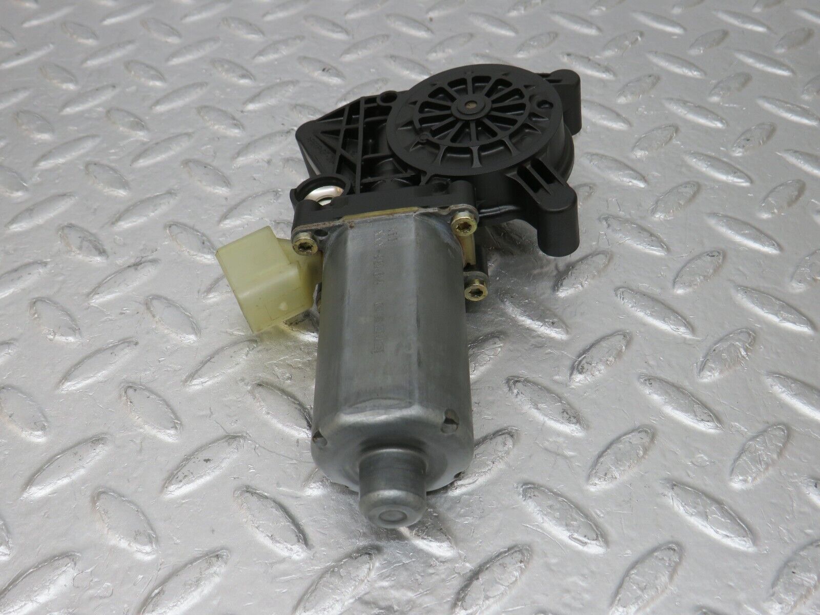 34701 Mercedes-Benz W210 320E Front Right Window Regulator Motor 0130821709