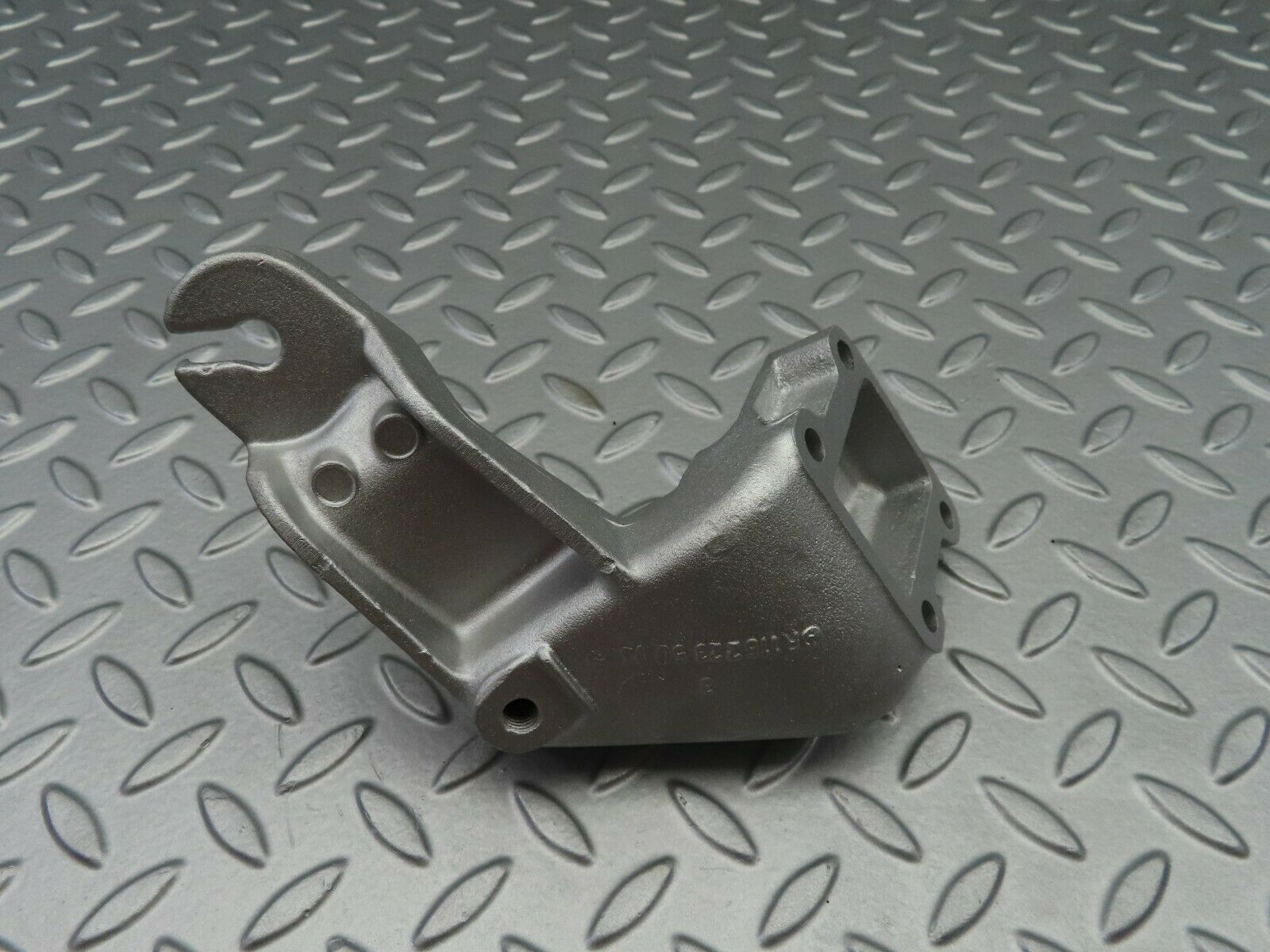 6391 Mercedes-Benz W126 380SE Engine Mount Bracket Right Side 1162235004