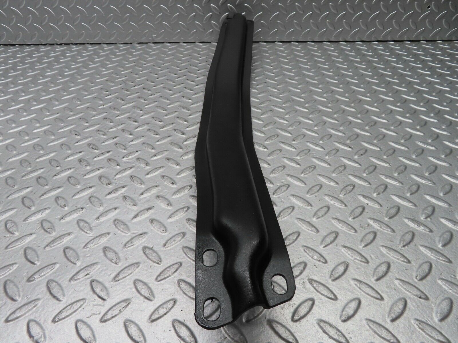 21530 Mercedes-Benz W126 300SE Engine Bracket Support
