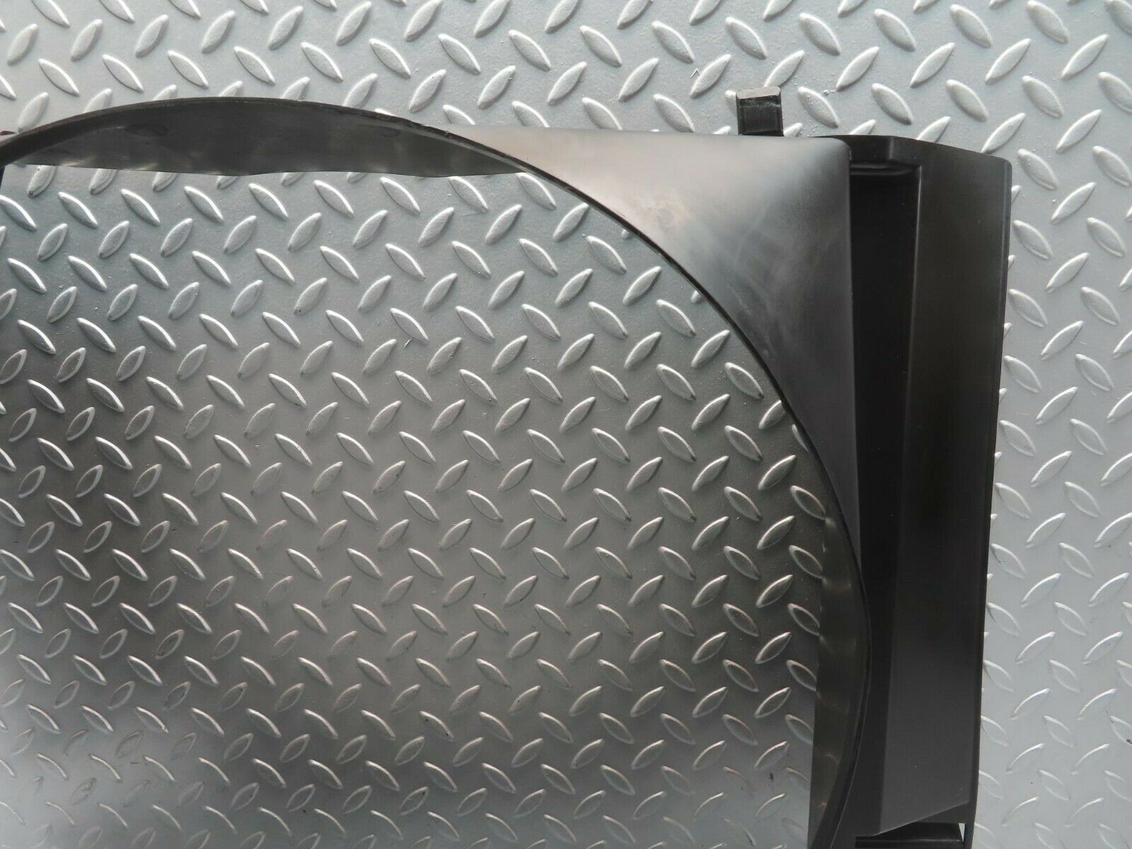 11542 Mercedes-Benz C123 230CE Coupe Radiator Fan Shroud Fan Cover 1235052055