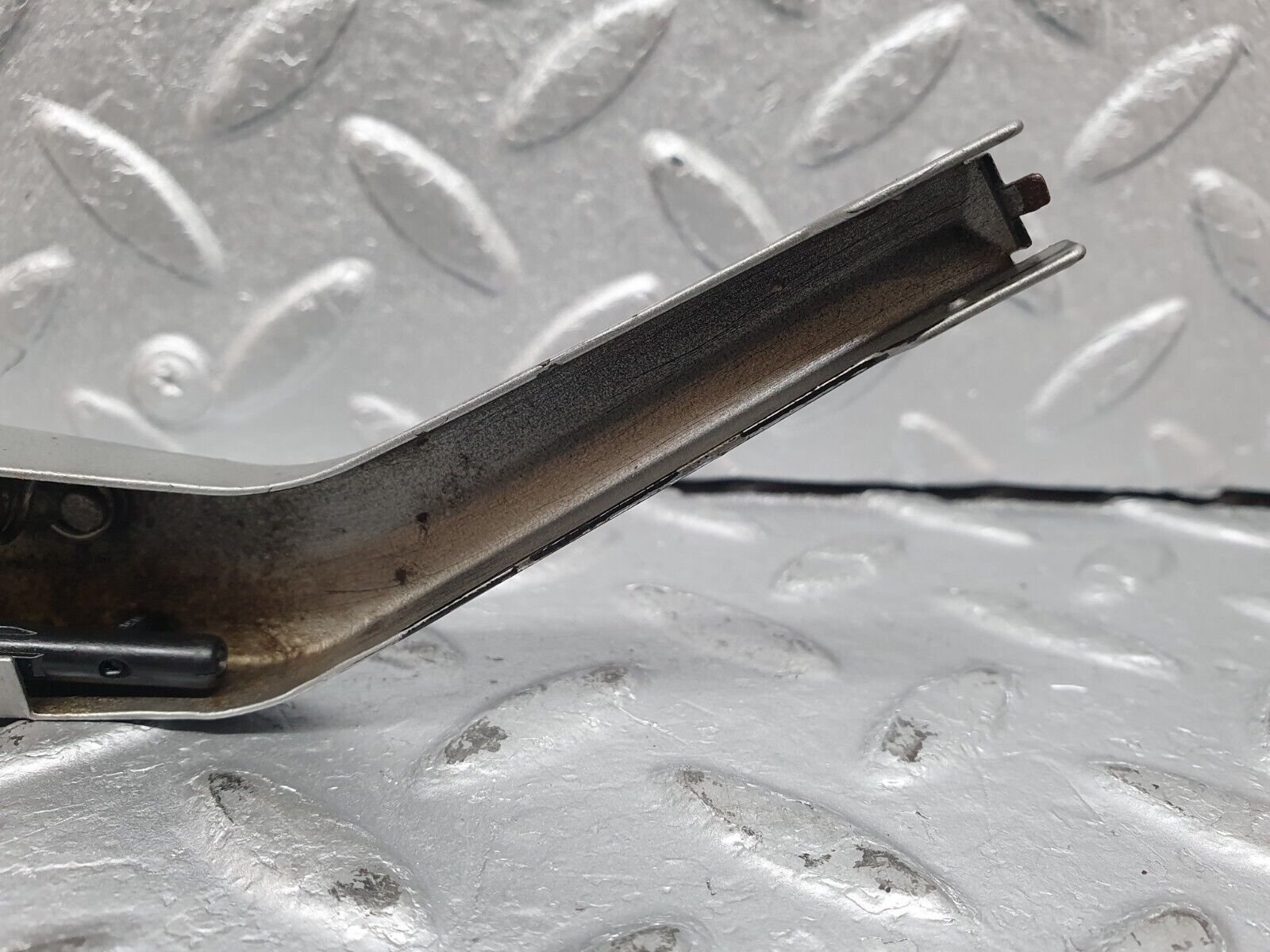 41074 Mercedes-Benz W126 300SE Headlight Wiper Arm Bosch Right Side