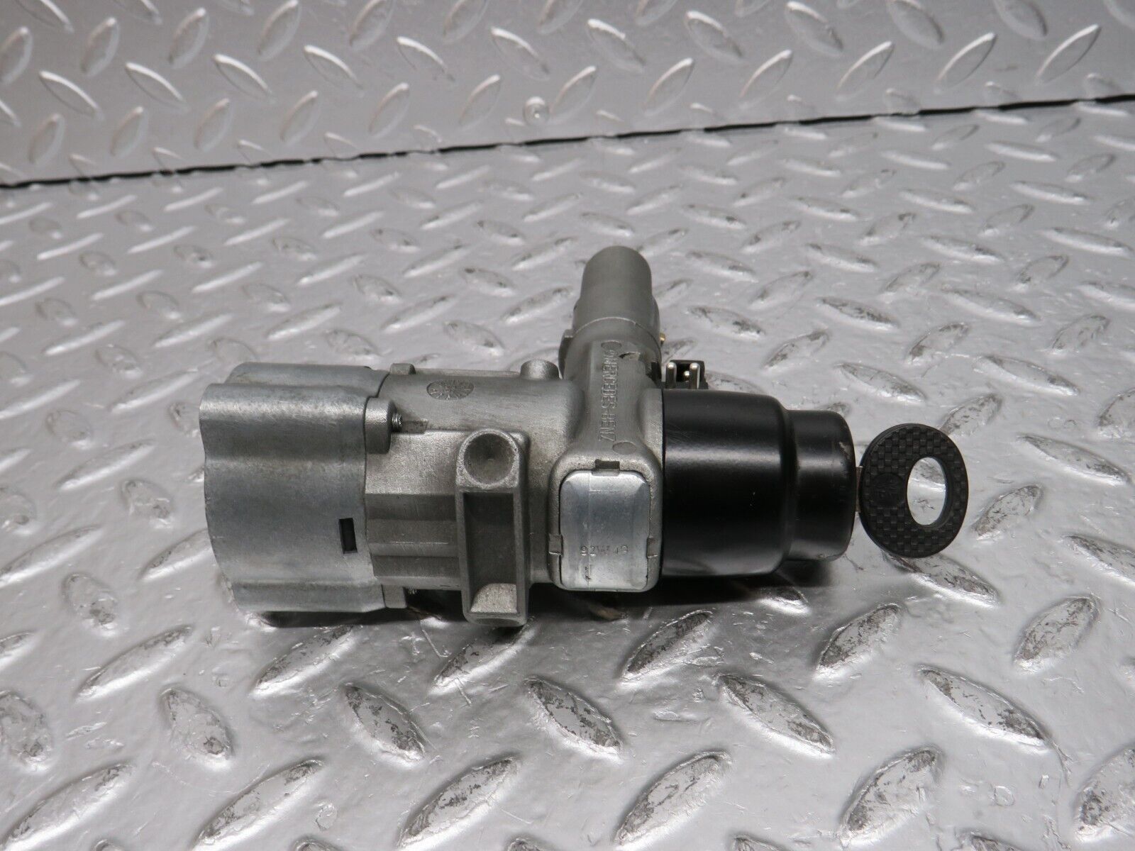 31513 Mercedes-Benz S124 300TE Wagon Steering Lock Ignition Switch With Key
