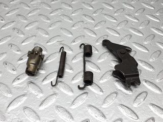 40823 Mercedes-Benz W123 300D Rear Brake Shoes Set Left Side 1234230006