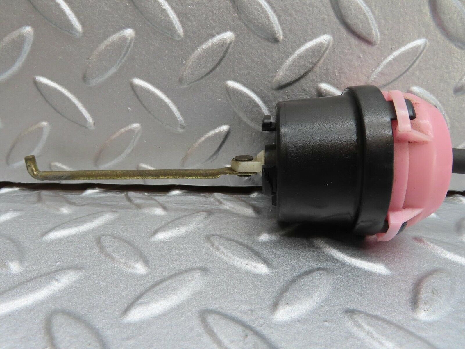 16125 Mercedes-Benz W123 280E Heater Blower Box Vacuum Valve