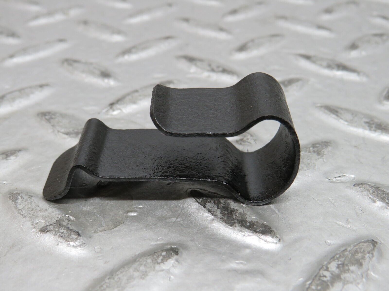 28514 Mercedes-Benz S123 Wagon Radiator Fan Shroud Cover Holder Set