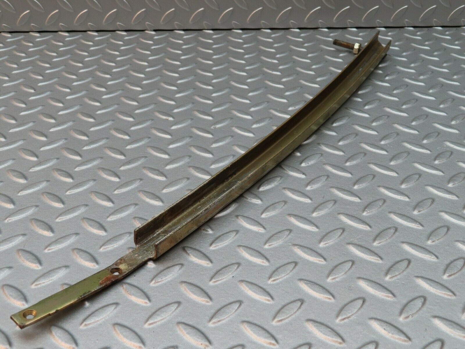 5081 Mercedes-Benz R107 350SL Coupe Front Left Window Guide Rail