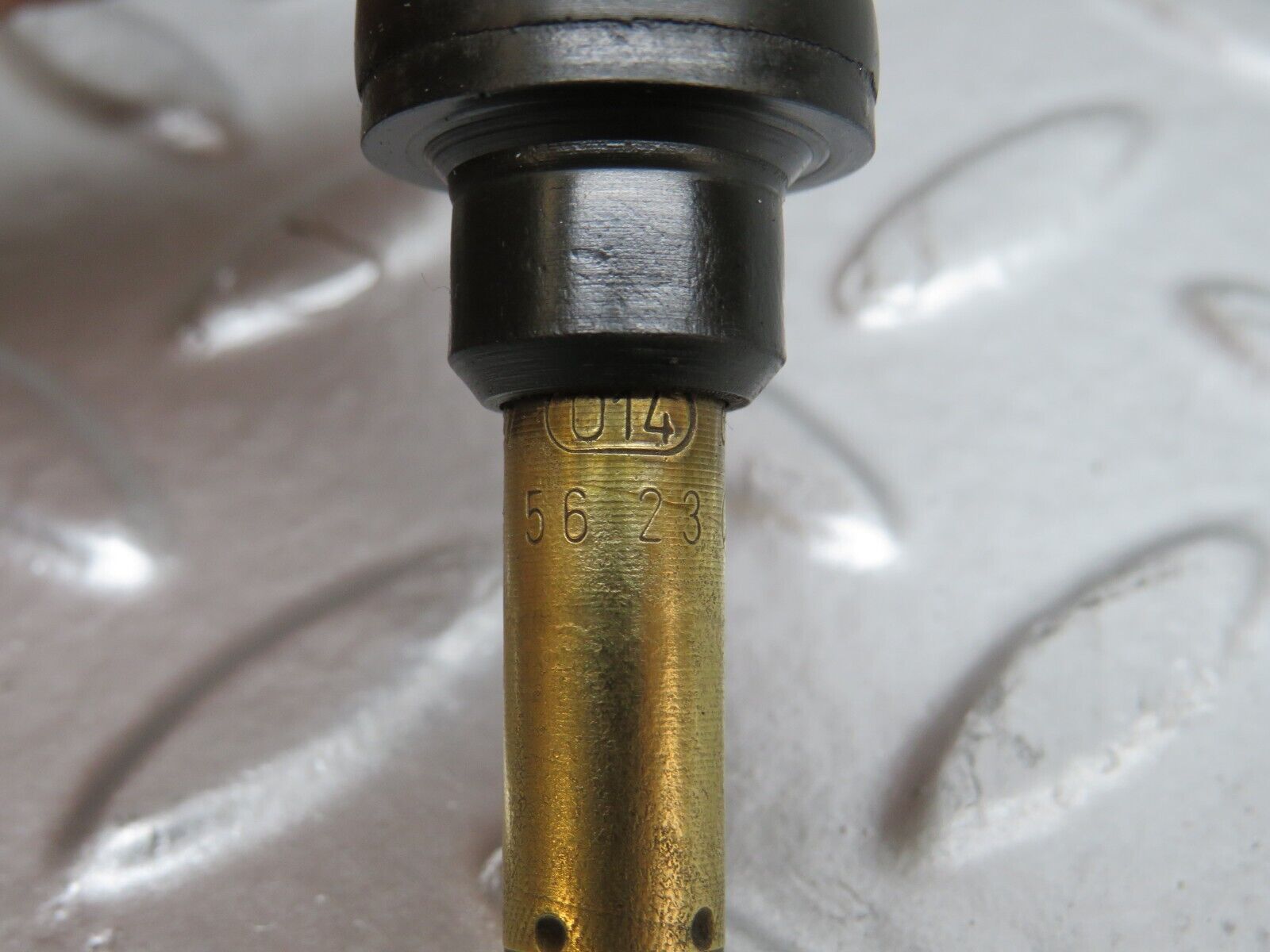 29578 Mercedes-Benz W124 230E Fuel Injector  0437502047 0000785623