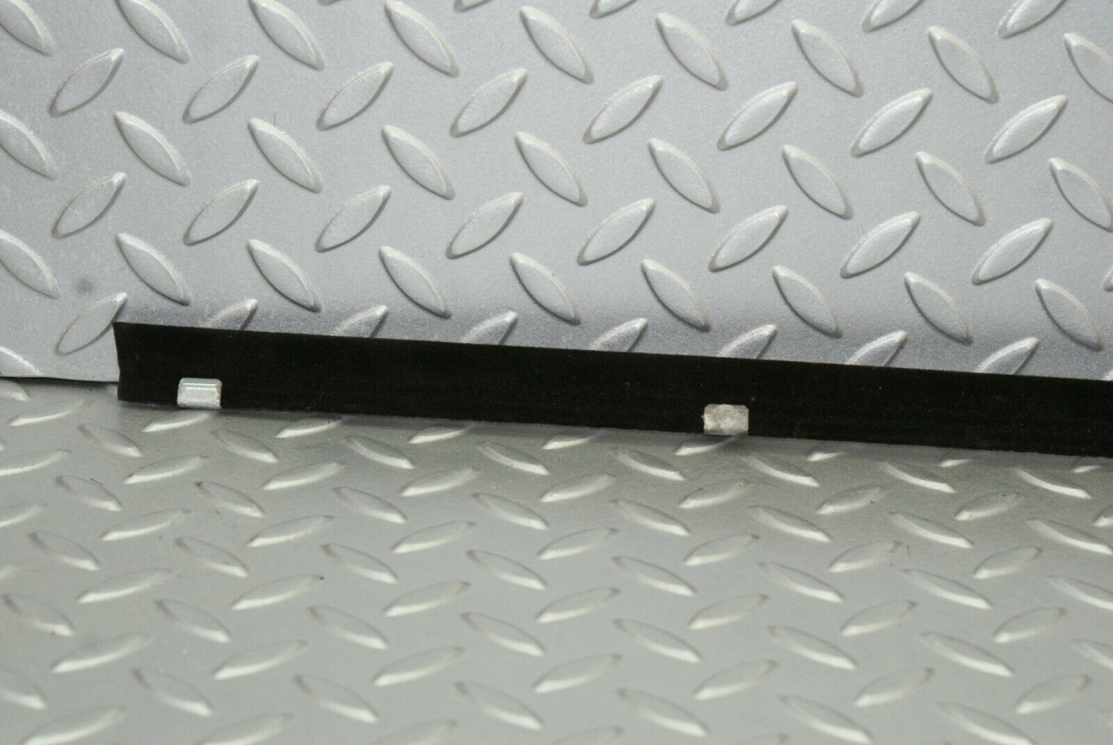 2650 Mercedes-Benz W116 350SE Glass Seal Trim Rubber Rear Right