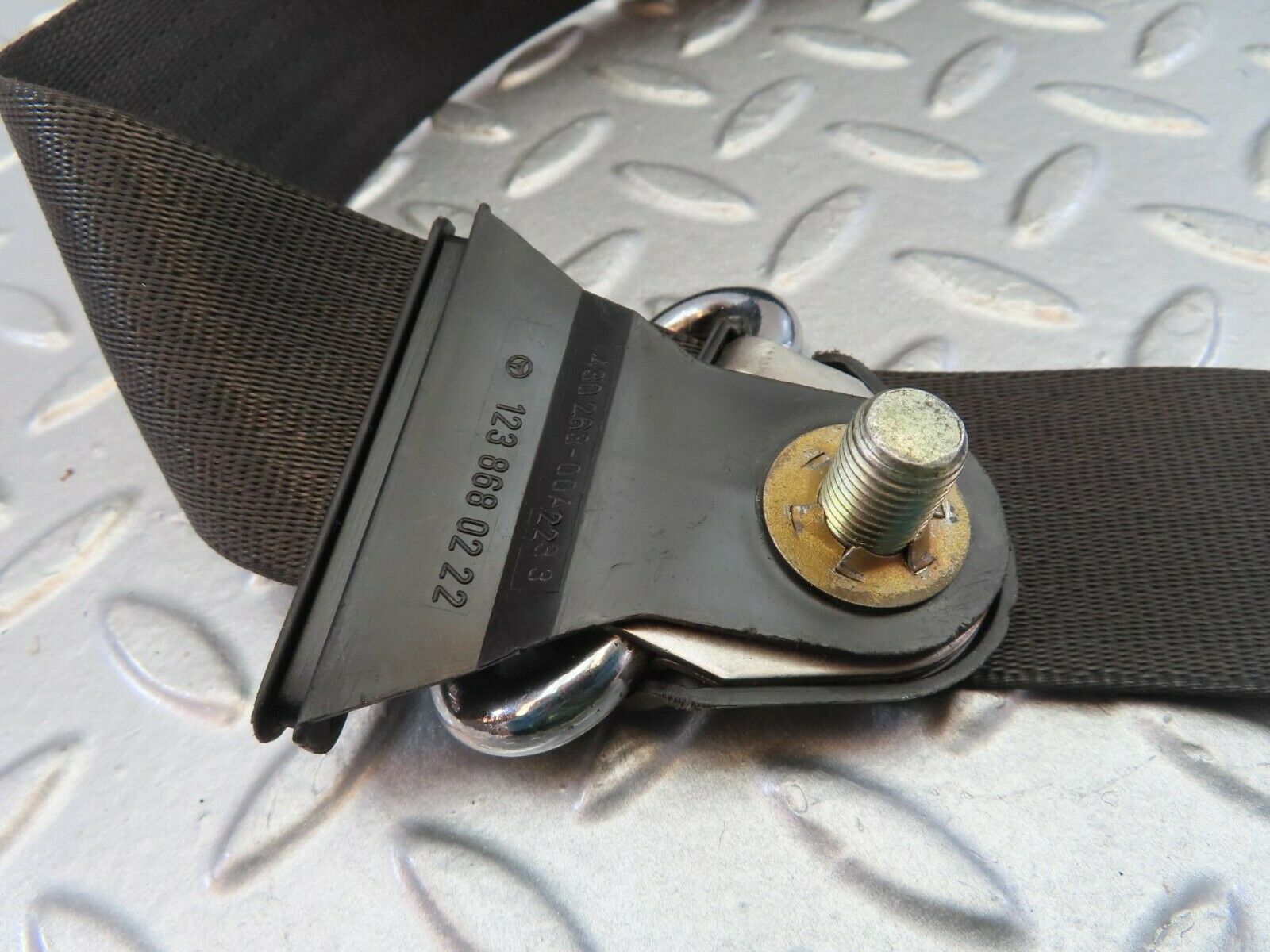 10874 Mercedes-Benz W123 230E Front Right Seat Belt With Buckle 1238604886