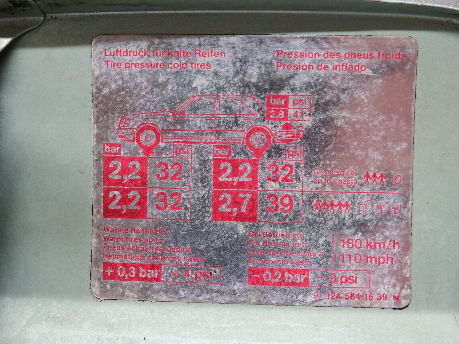 34031 Mercedes-Benz W124 260E Fuel Tank Flap Cap 1245841639