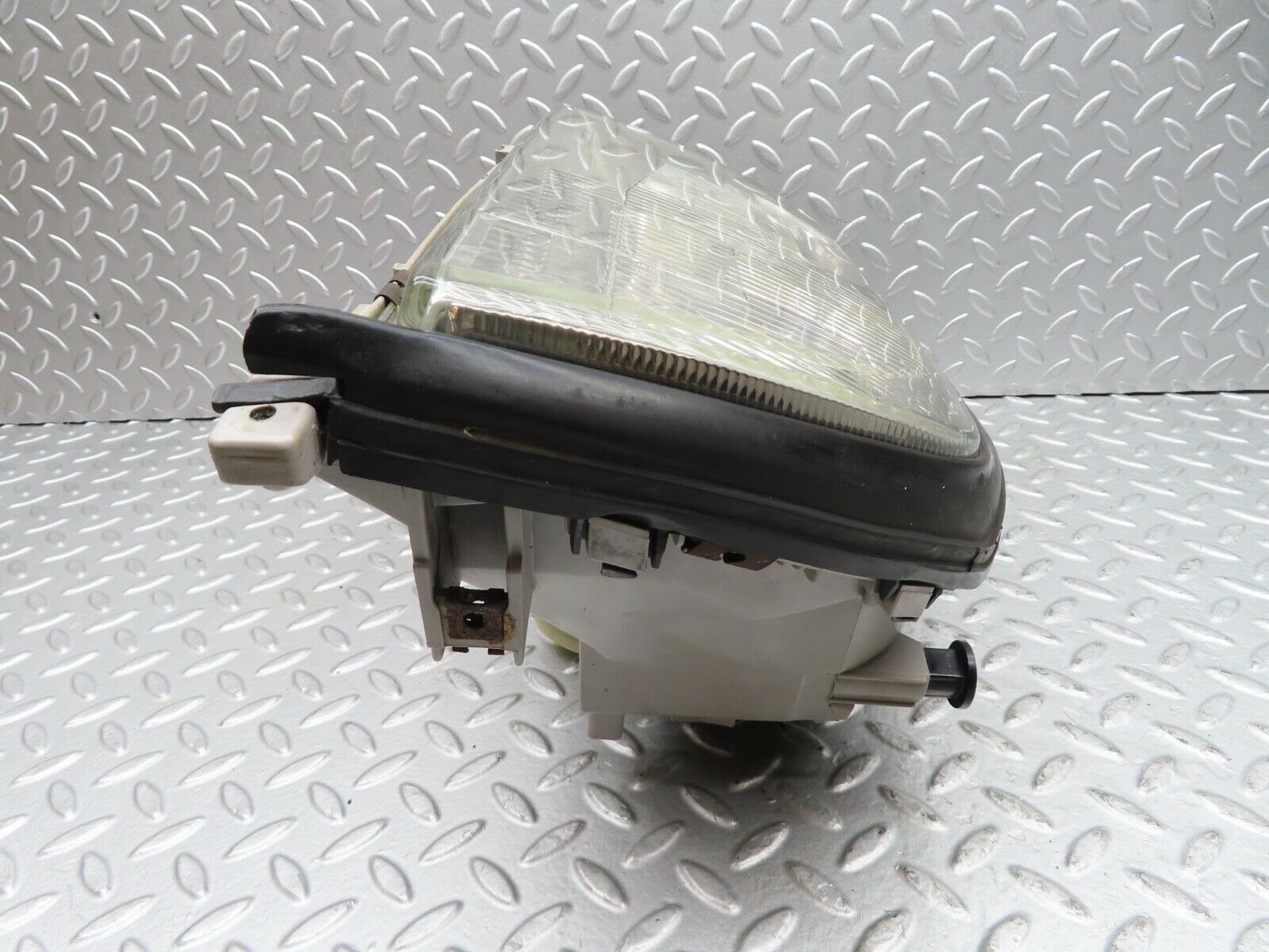 15201 Mercedes-Benz W140 S320 Headlight Bosch Right Side 1305235243