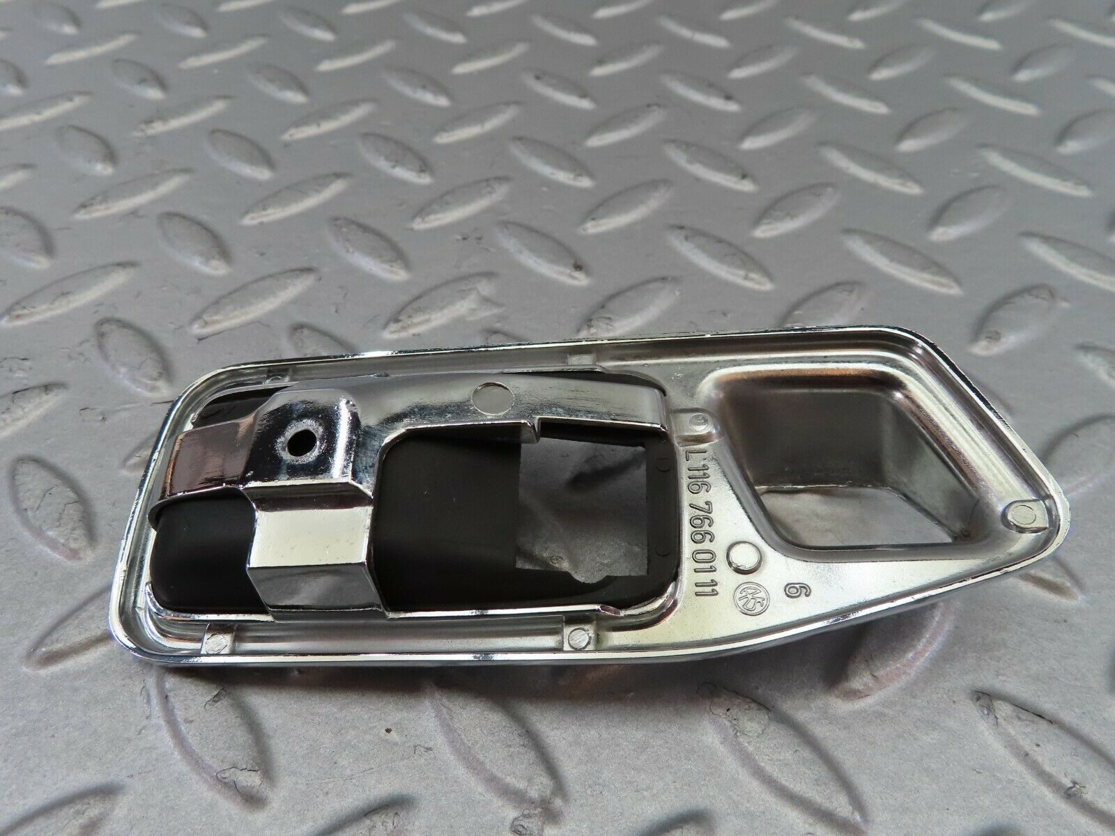 7594 Mercedes-Benz S123 230TE Wagon Chrome Frame For Door Handle 1087660111