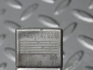 31232 Mercedes-Benz S124 220TE Wagon Multi Purpose Relay 0015420219