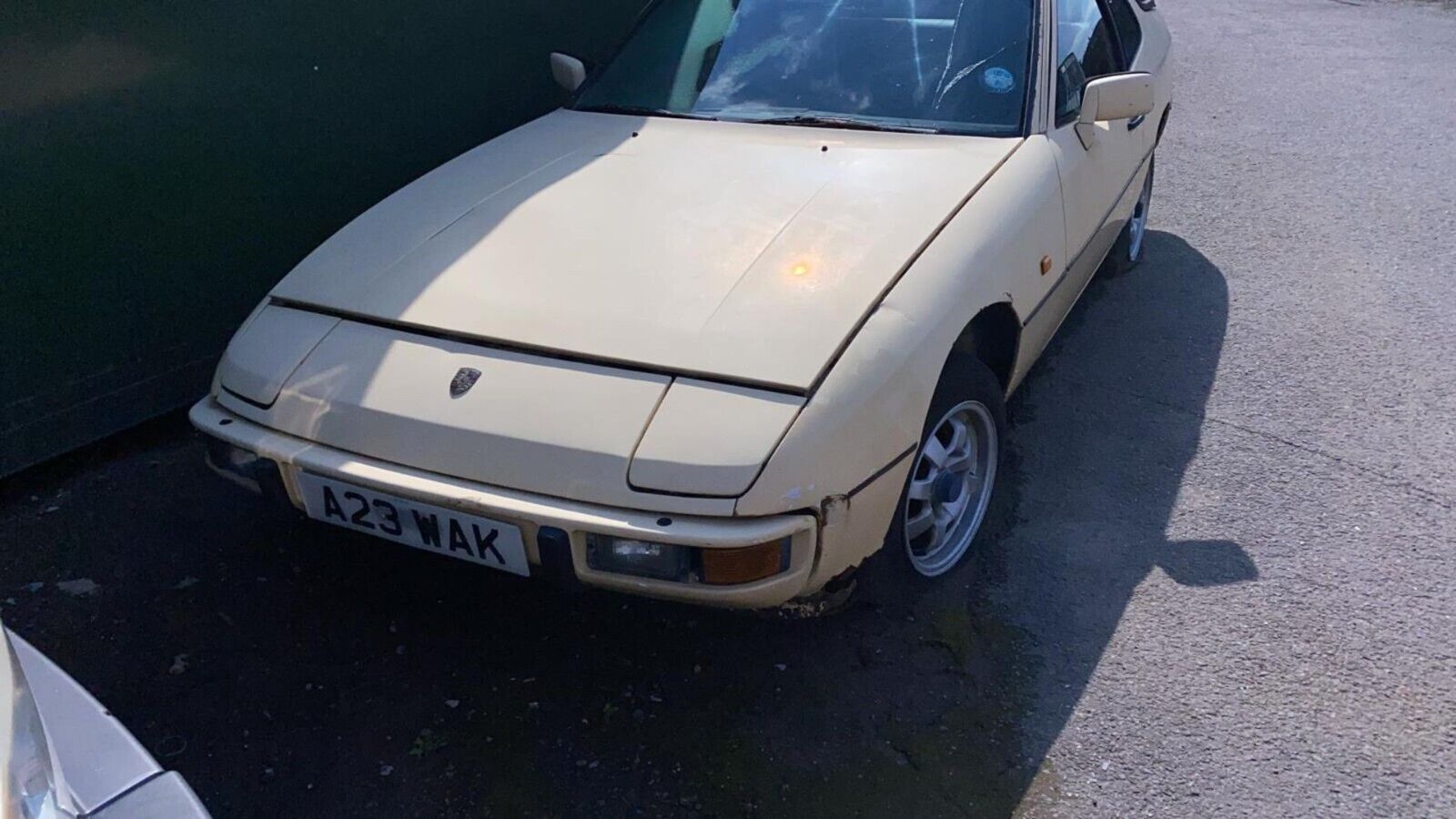 30082 Porsche 924 Rear Left Window Glass