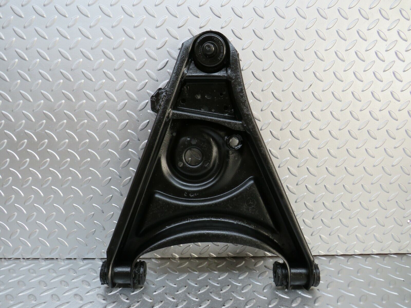 23843 Mercedes-Benz C107 450SLC Coupe Front Left Lower Control Arm