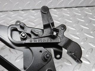 38118 Mercedes-Benz A124 320E Cabriolet Throttle Linkage 1040702321