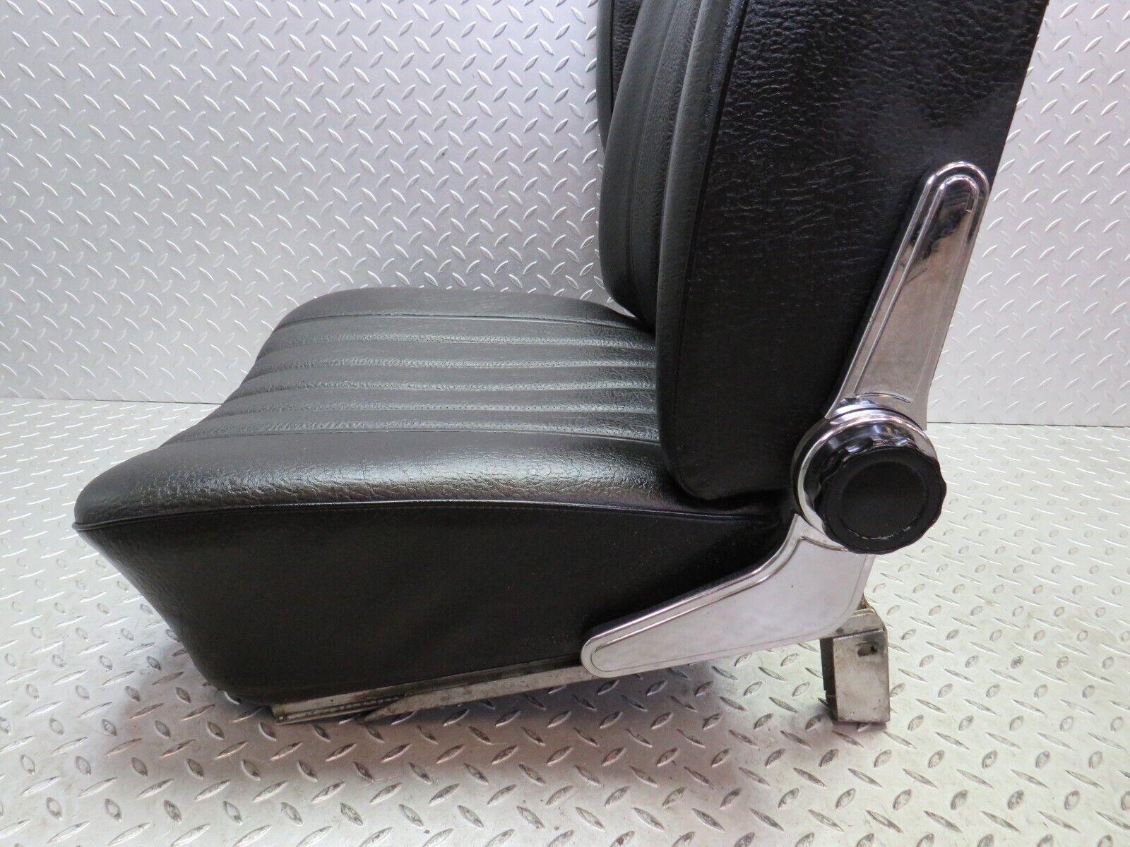 35884 Mercedes-Benz W108 Front Left Seat Black