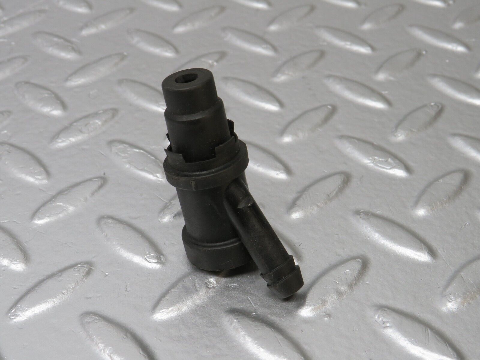 40264 Mercedes-Benz R107 Fuel Injector Holder 2x