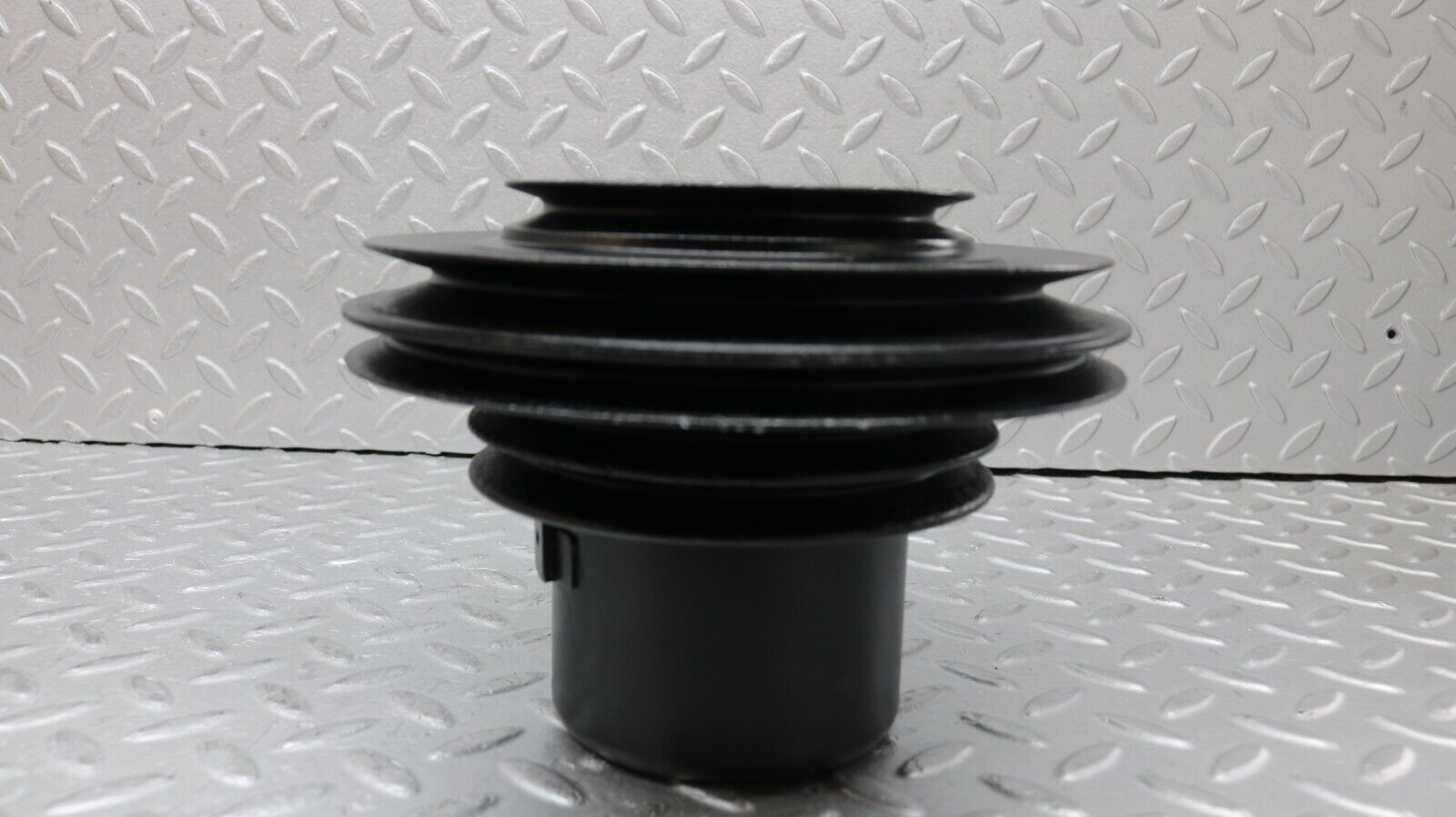 37202 Mercedes-Benz C126 420SEC Coupe Crankshaft Pulley 1160322704