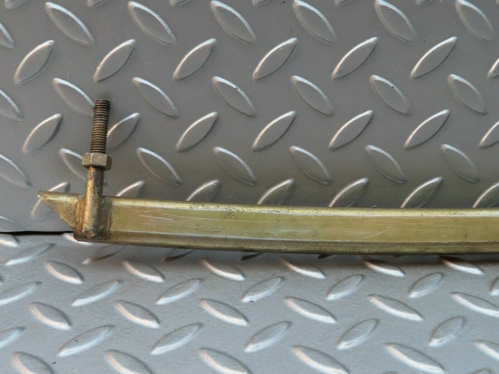 5081 Mercedes-Benz R107 350SL Coupe Front Left Window Guide Rail