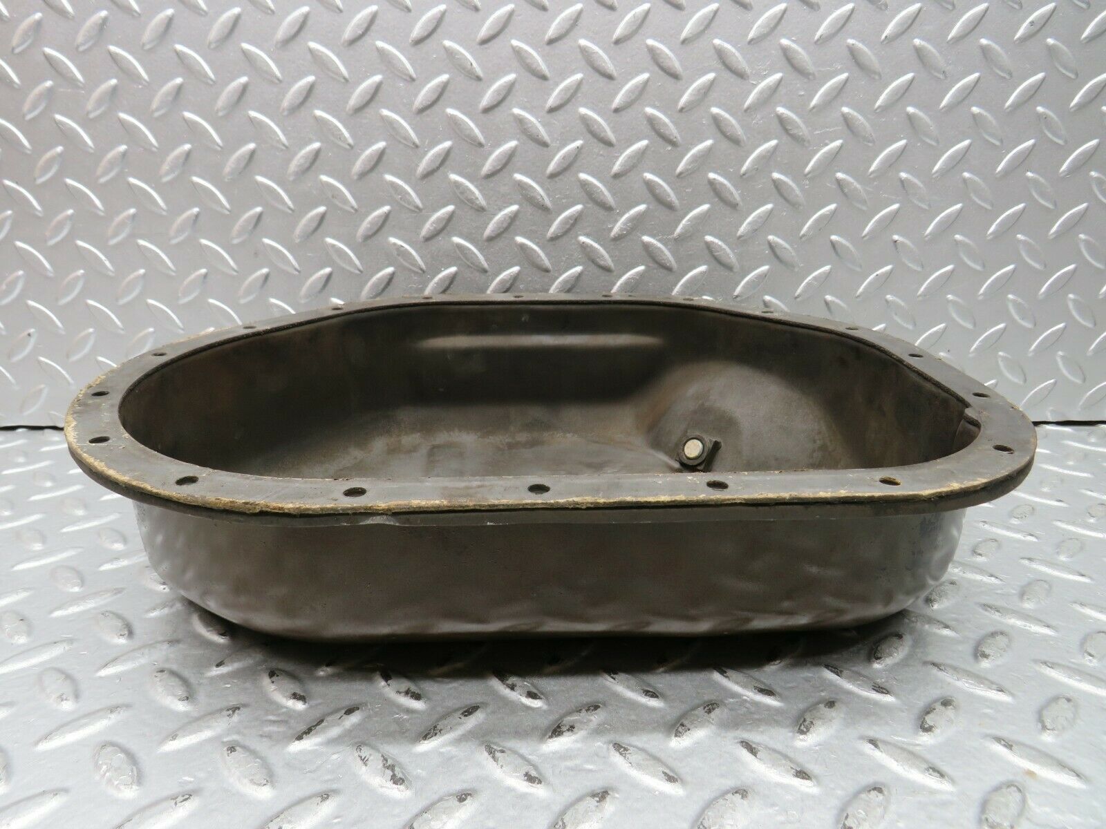 22227 Mercedes-Benz S123 280TE Wagon Oil Pan Oil Sump