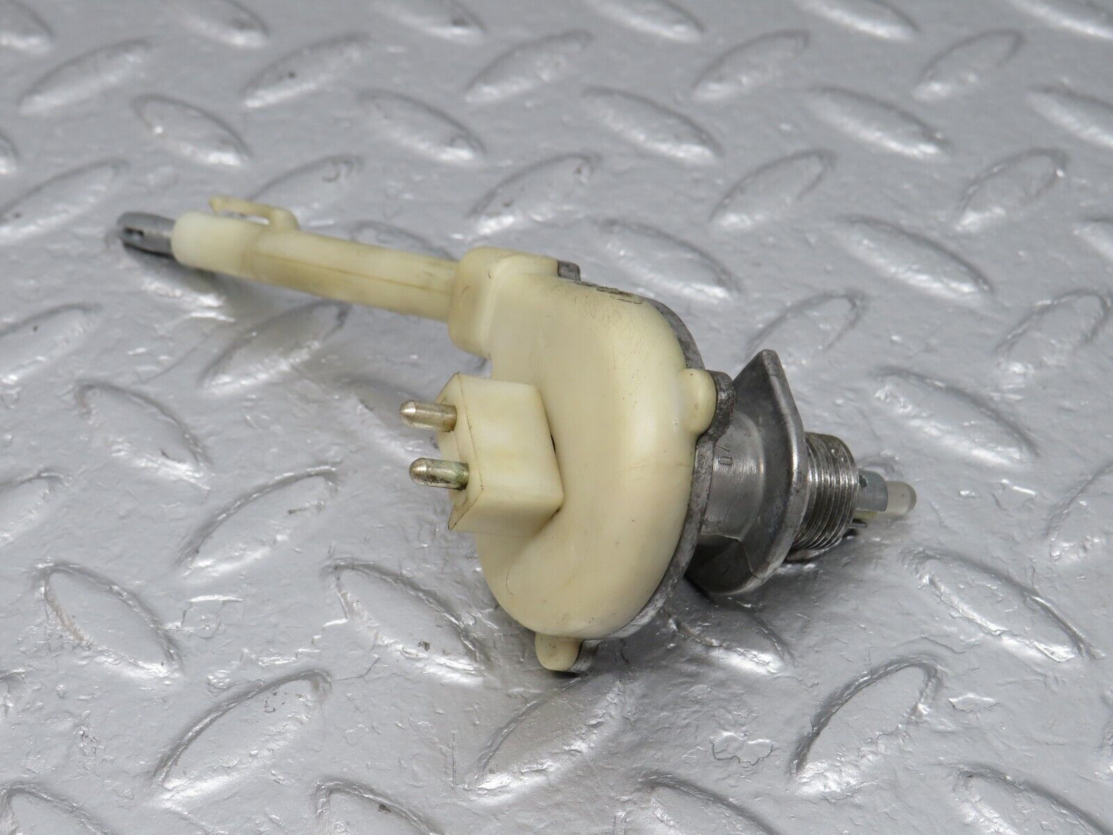 40676 Mercedes-Benz W123 300D Heater Regulator 1238300485 1238300385