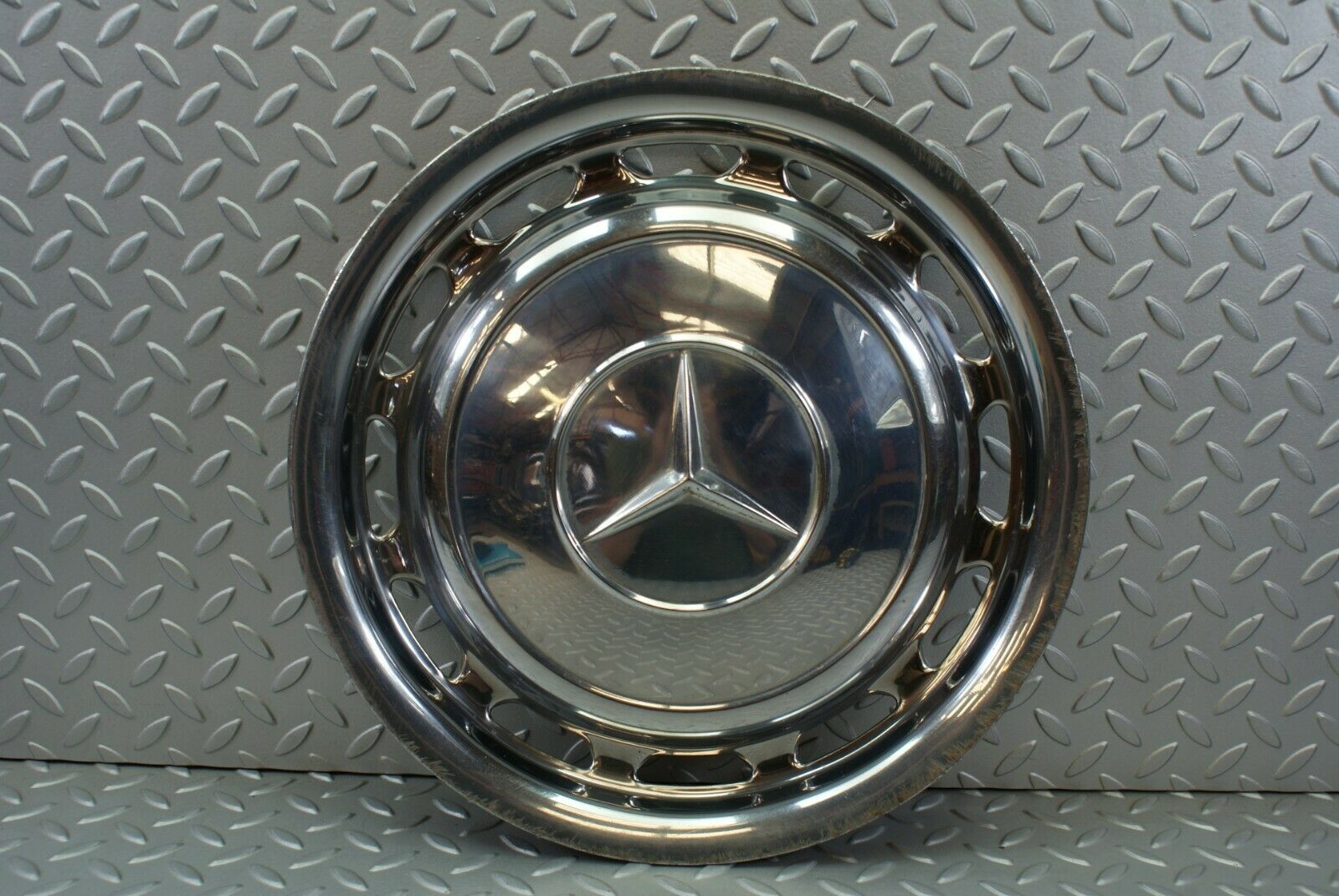 3131 Mercedes-Benz C107 350SLC Coupe Coupe Wheel Trim Hub Cap 14