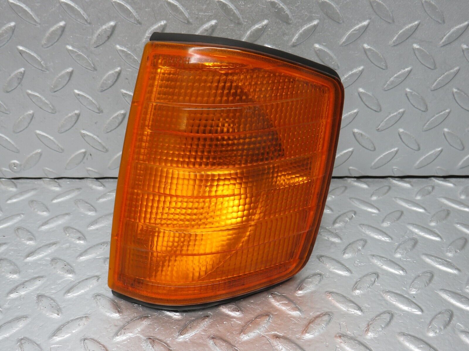 38844 Mercedes-Benz W201 190E 2.6L Indicator Light Bosch Front Left 1305232911