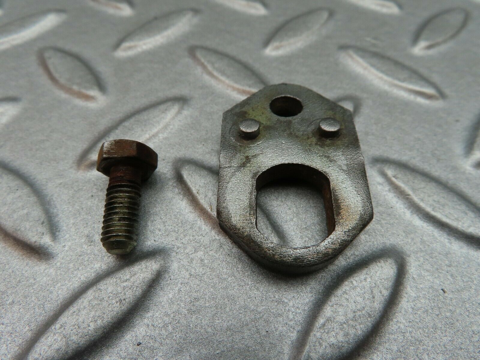 5125 Mercedes-Benz R107 350SL Coupe Fuel Injector Bracket