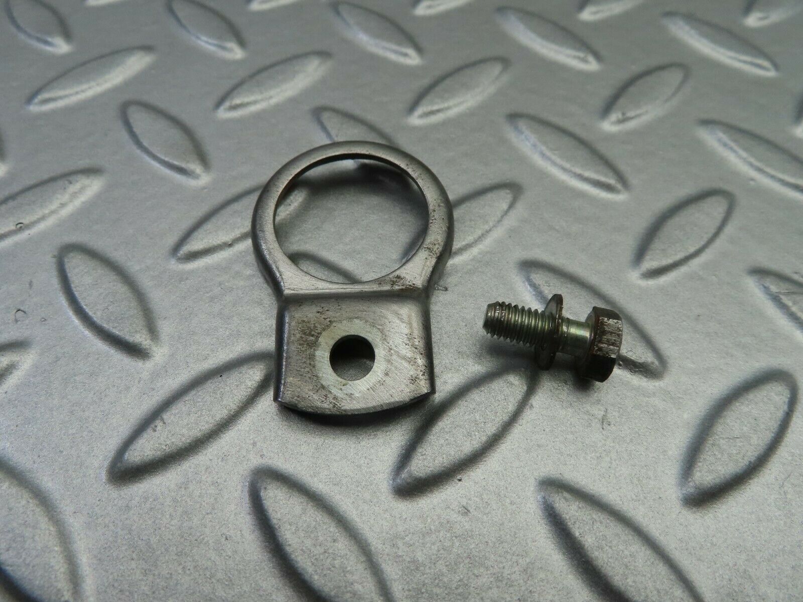 7092 Mercedes-Benz C107 350SLC Coupe Fuel Injector Bracket